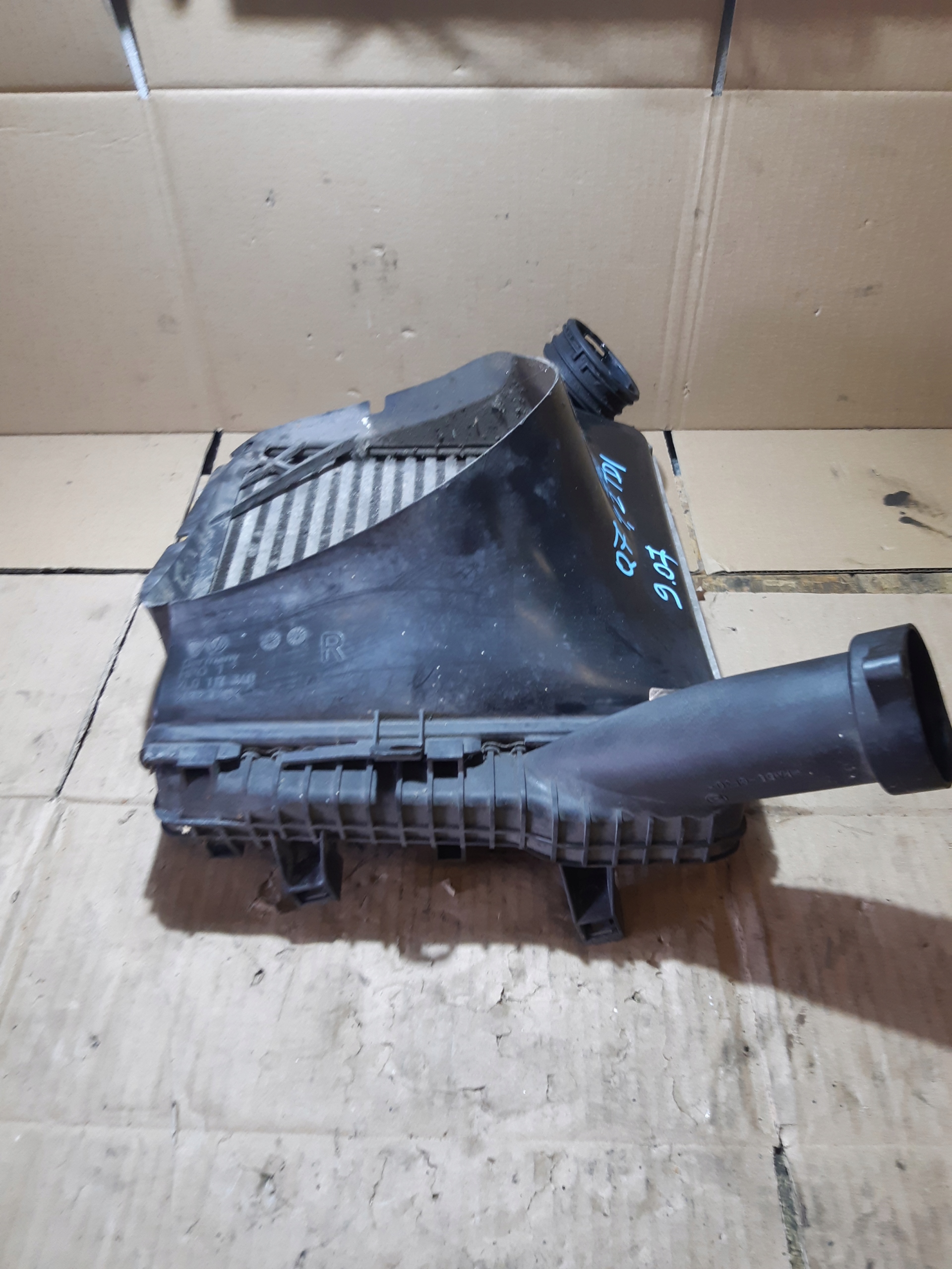 AUDI Q7 4L 4.2 TDI intercooler right 7L0145804A