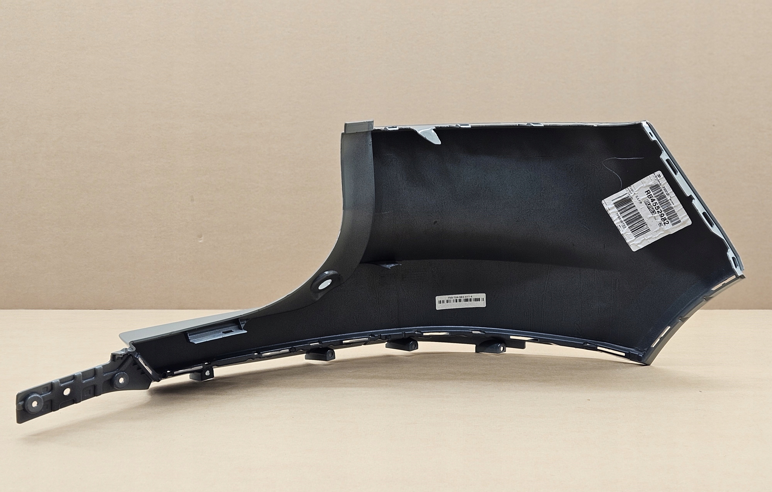left corner bumper rear part VOLVO XC40 C40 W colour 733