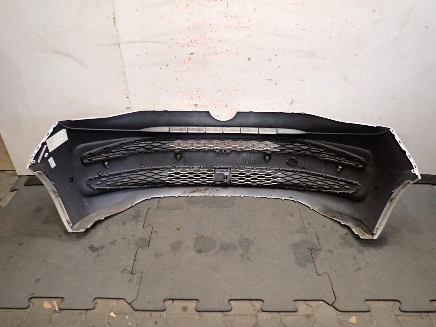 nárazník předek přední VW T7 2021- 7T0853663A