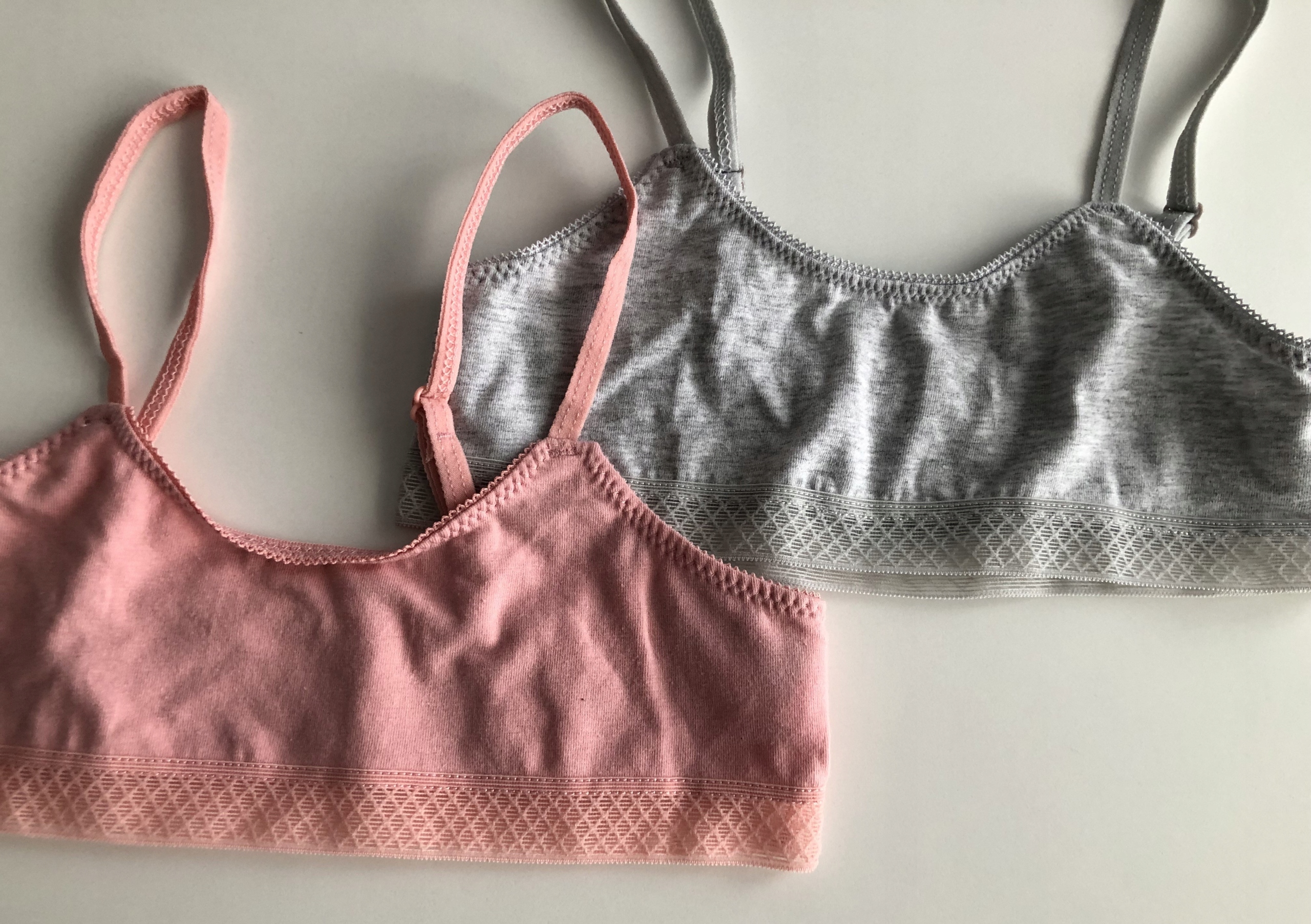 OUTLET WŁOSKI BAWEŁNIANY DZIĘWCZĘCY BIUSTONOSZ TOP 140/146 2-PAK Marka OVS