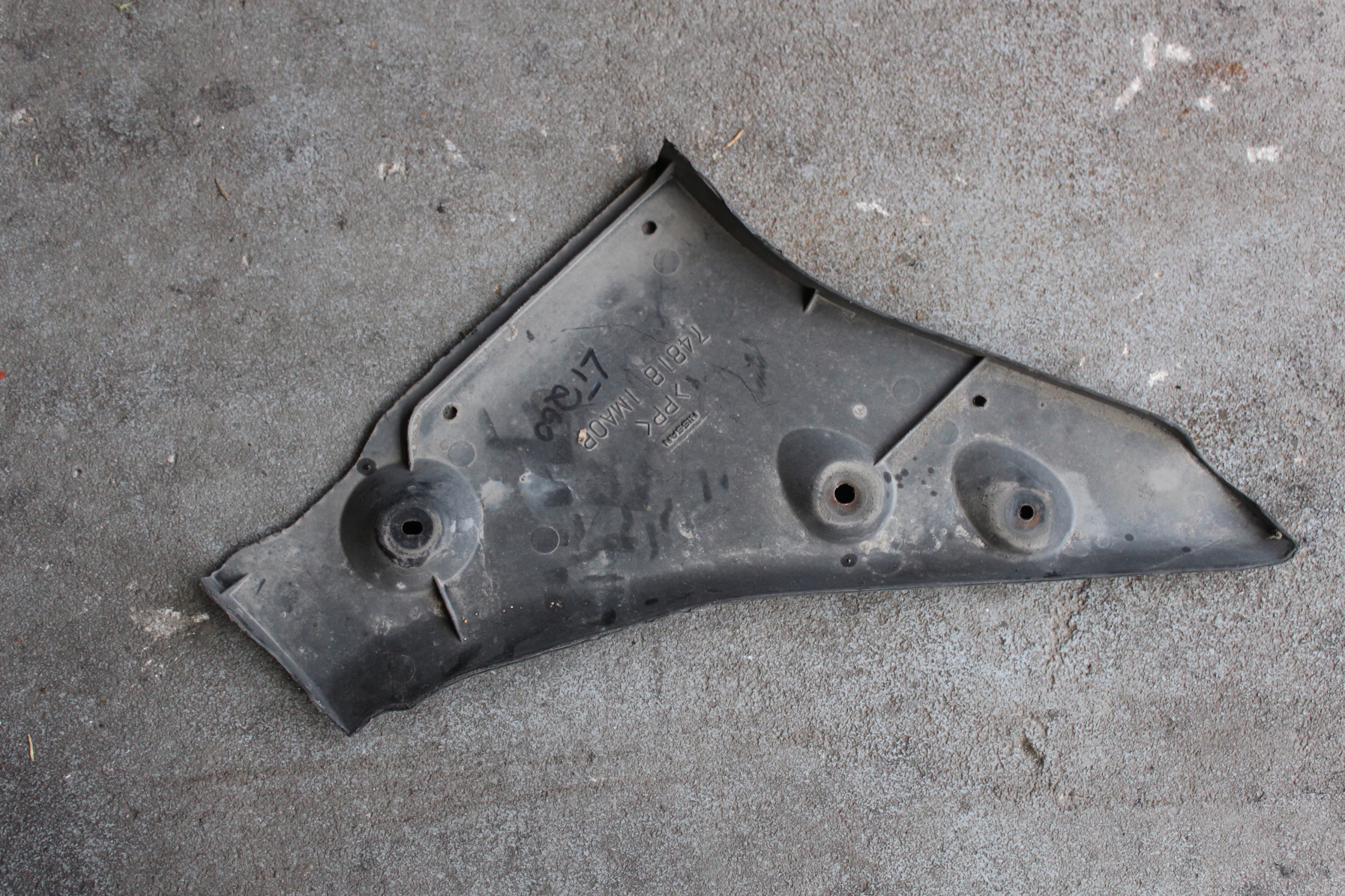 INFINITI Q60 OSŁONA LEWA TYŁ PODWOZIA