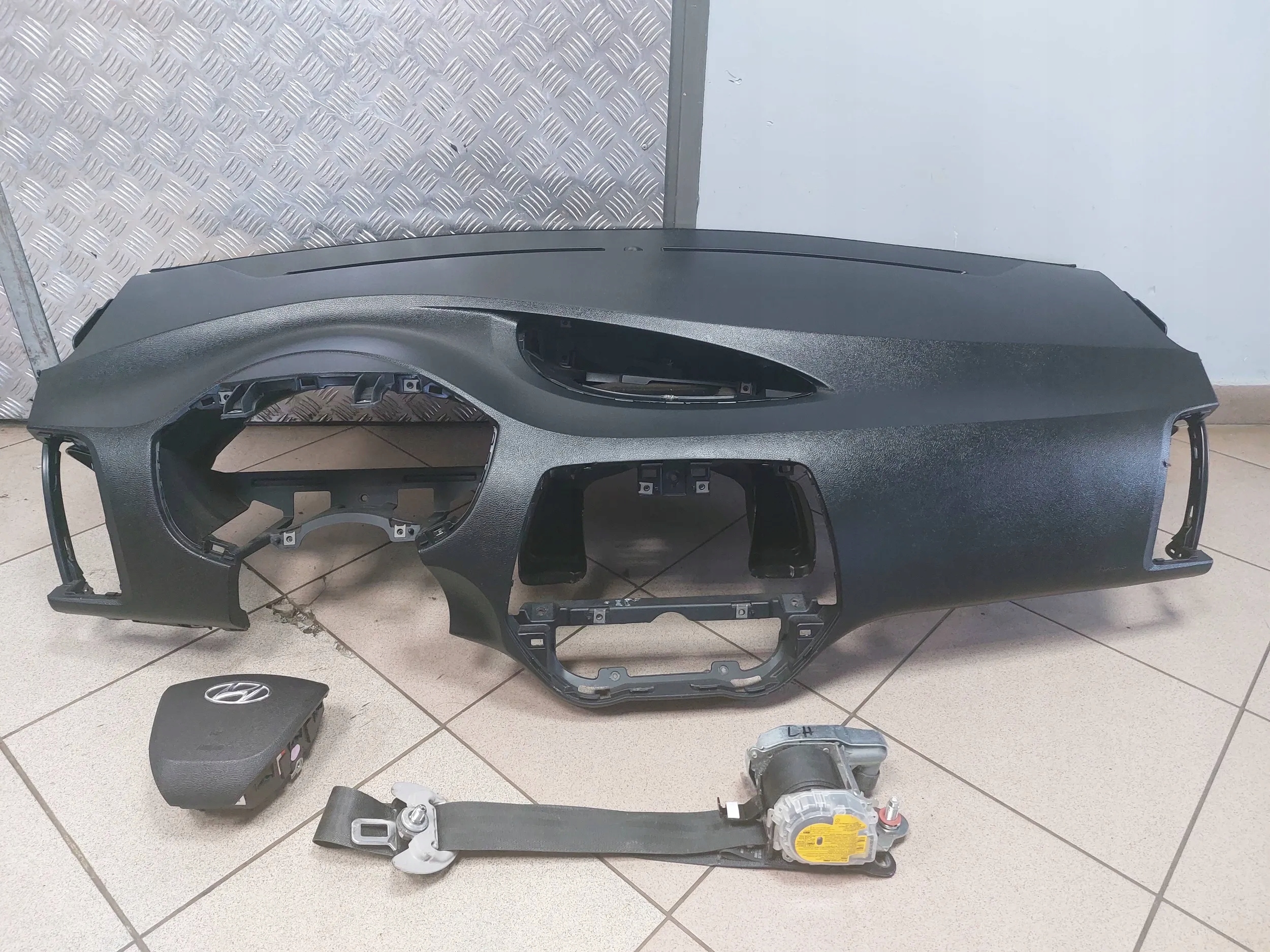 dashboard console airbag Hyundai i20 08-12