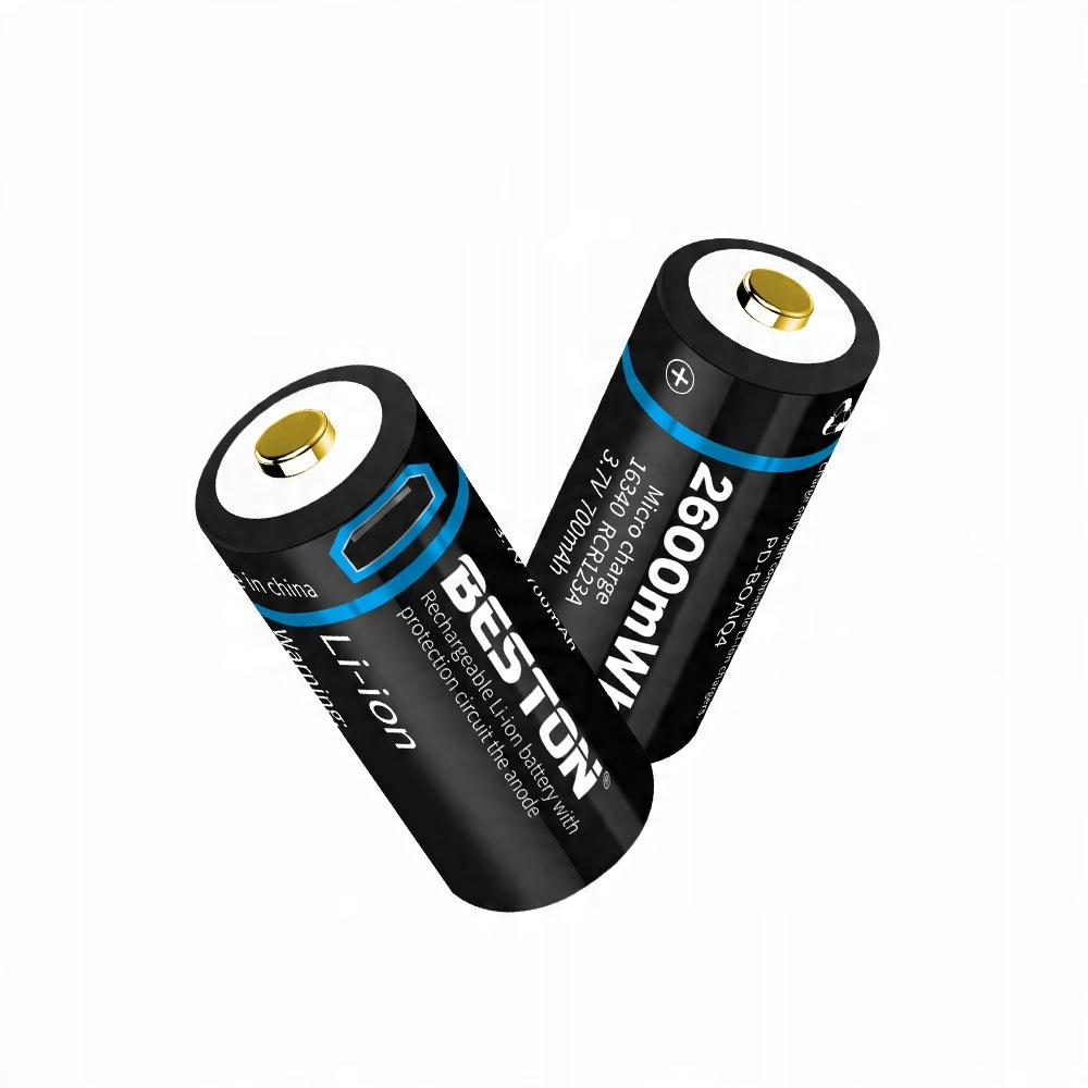 

2x akumulator CR123a 3,7v 700mah micro Usb kabel