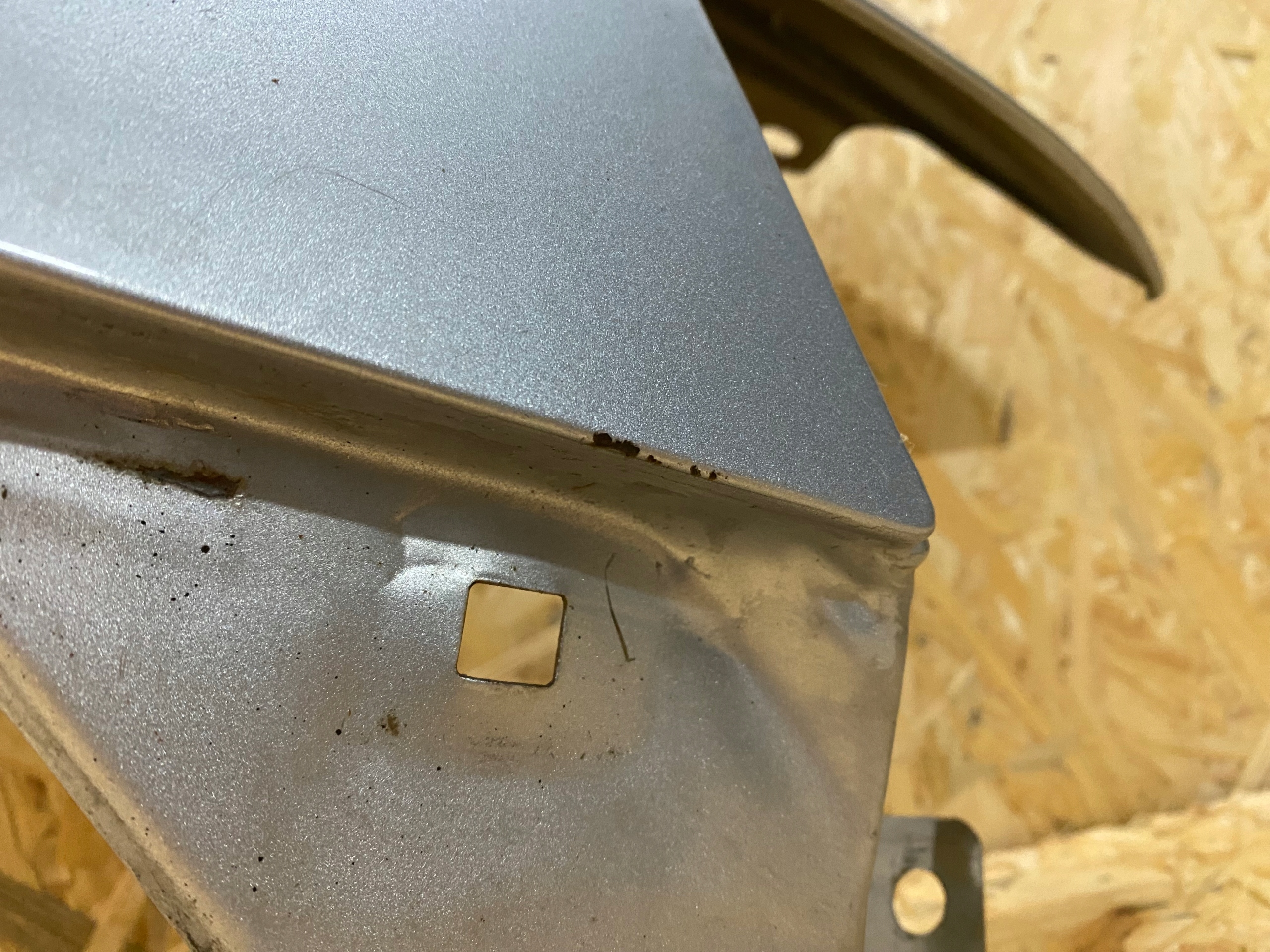 BŁOTNIK PRAWY HONDA ACCORD VI 98-02 NH623M Strona zabudowy przód - prawa