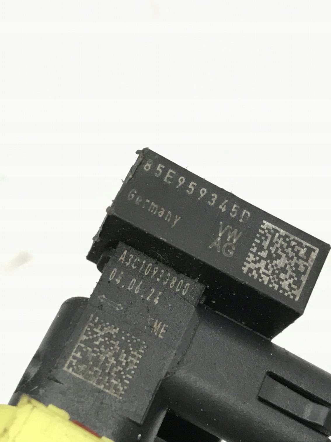 датчик удара переднего AIR vw Audi SKODA 85E959345D