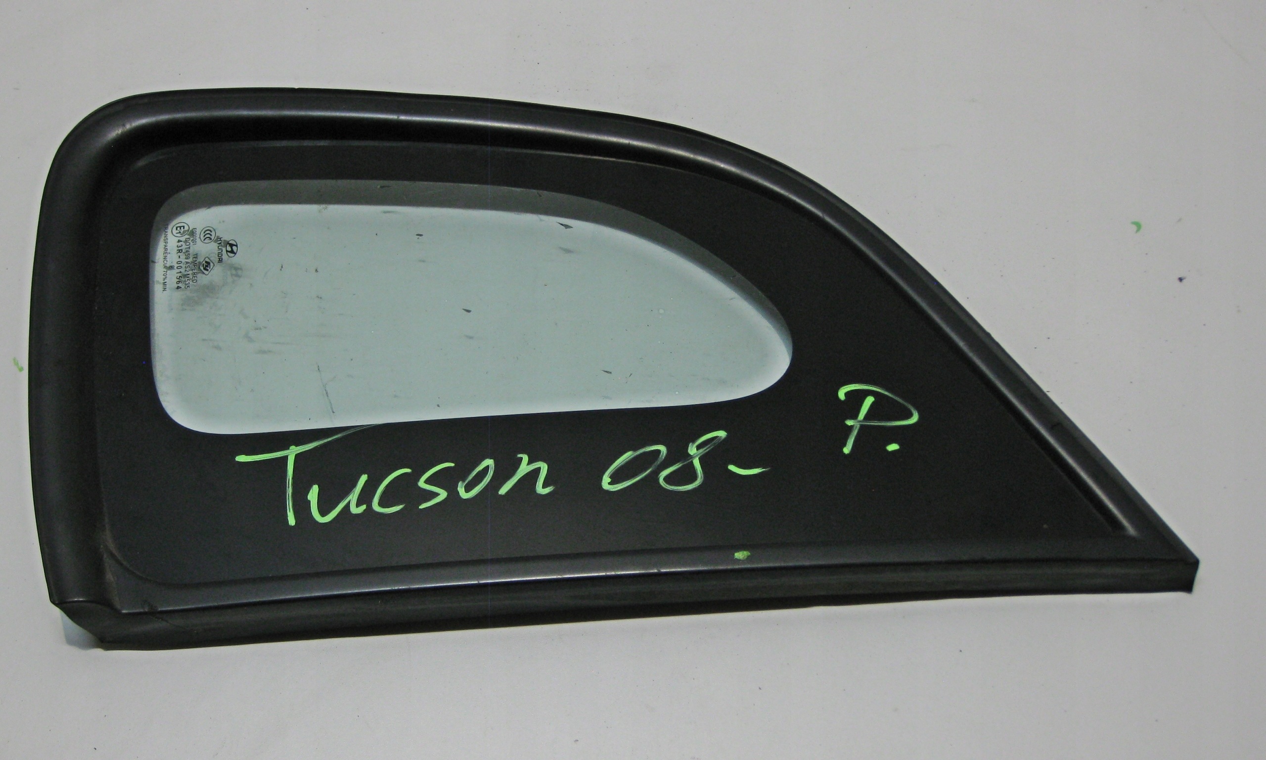 HYUNDAI TUCSON and 08R window bodywork right rear part