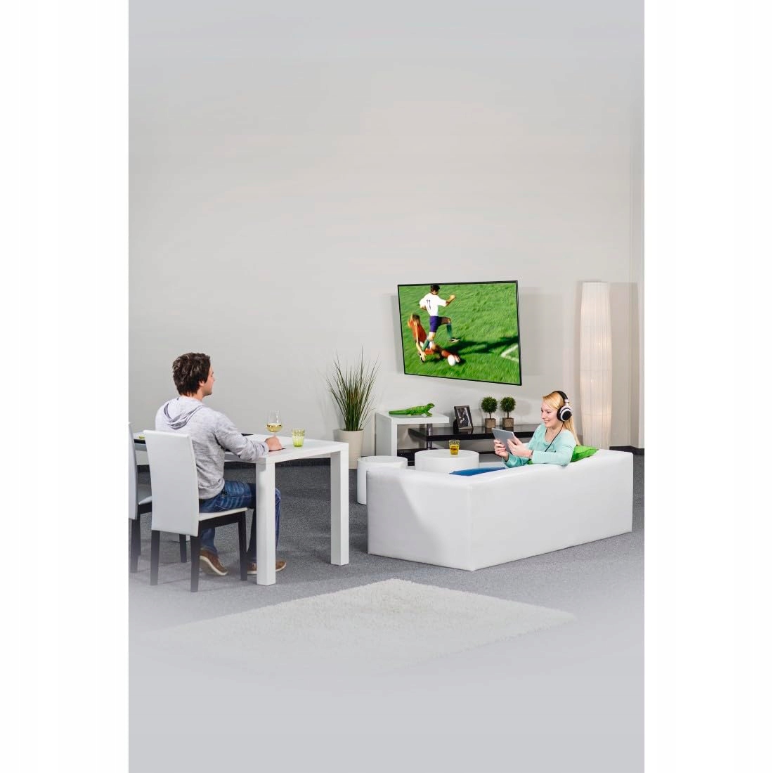 HAMA Uchwyt TV Ścienny Ruchomy 32-65 Cal VESA 75x75-400x400 35kg Czarny — miniatura 7