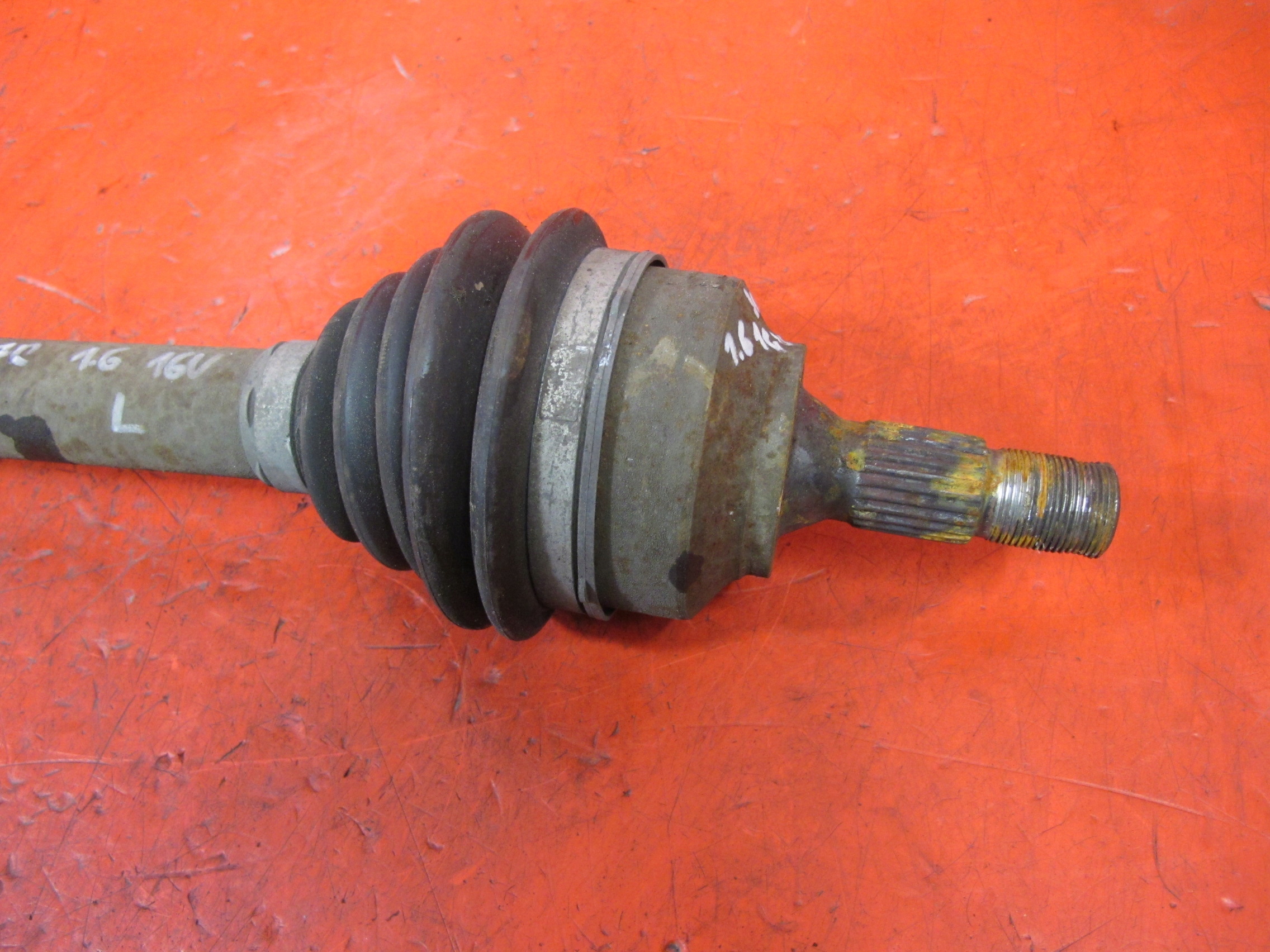 PEUGEOT 308 and T7 1.6 VTI CITROEN semi-axis left short.
