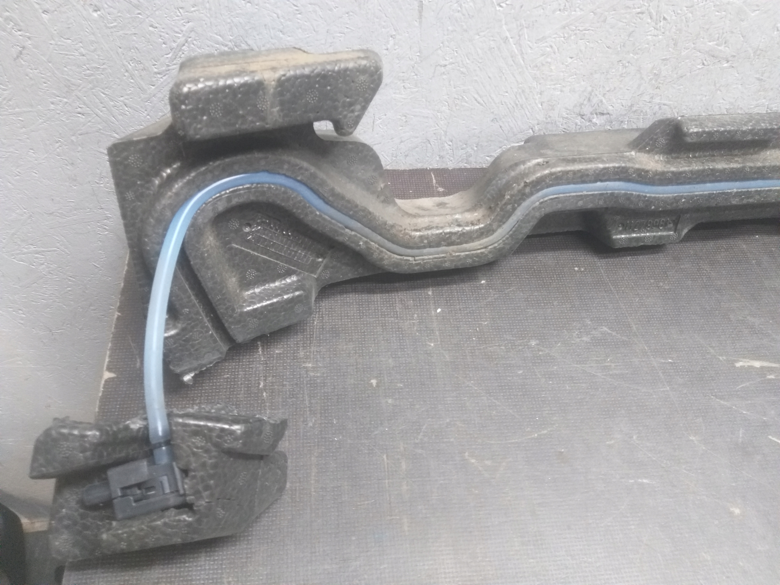 Stoßstangenträger vorne ABSORBER Sensor MERCEDES EQA W243 A2438802000