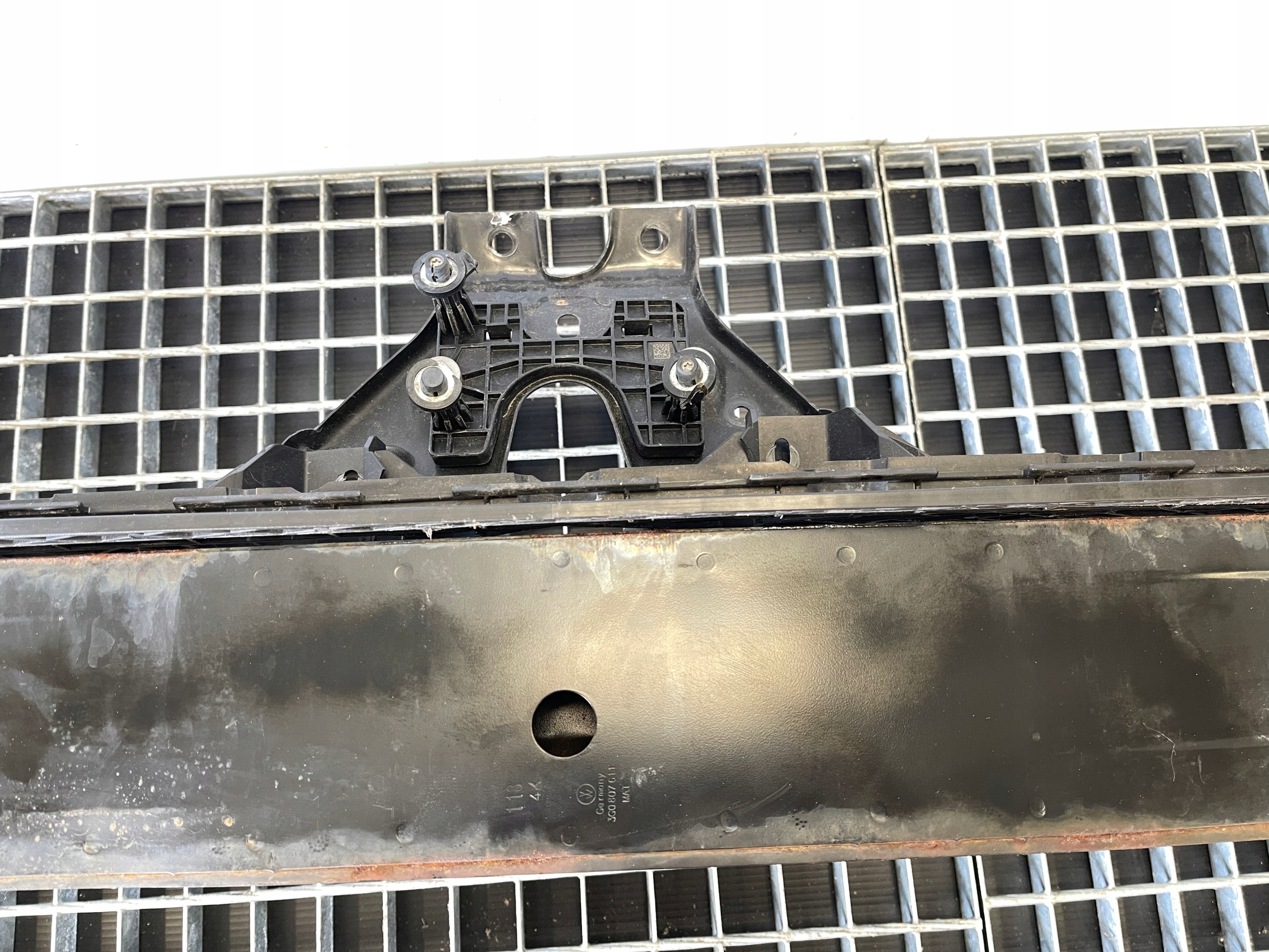 VW PASSAT B8 3G0 bumper support front below RADAR 3G0807930