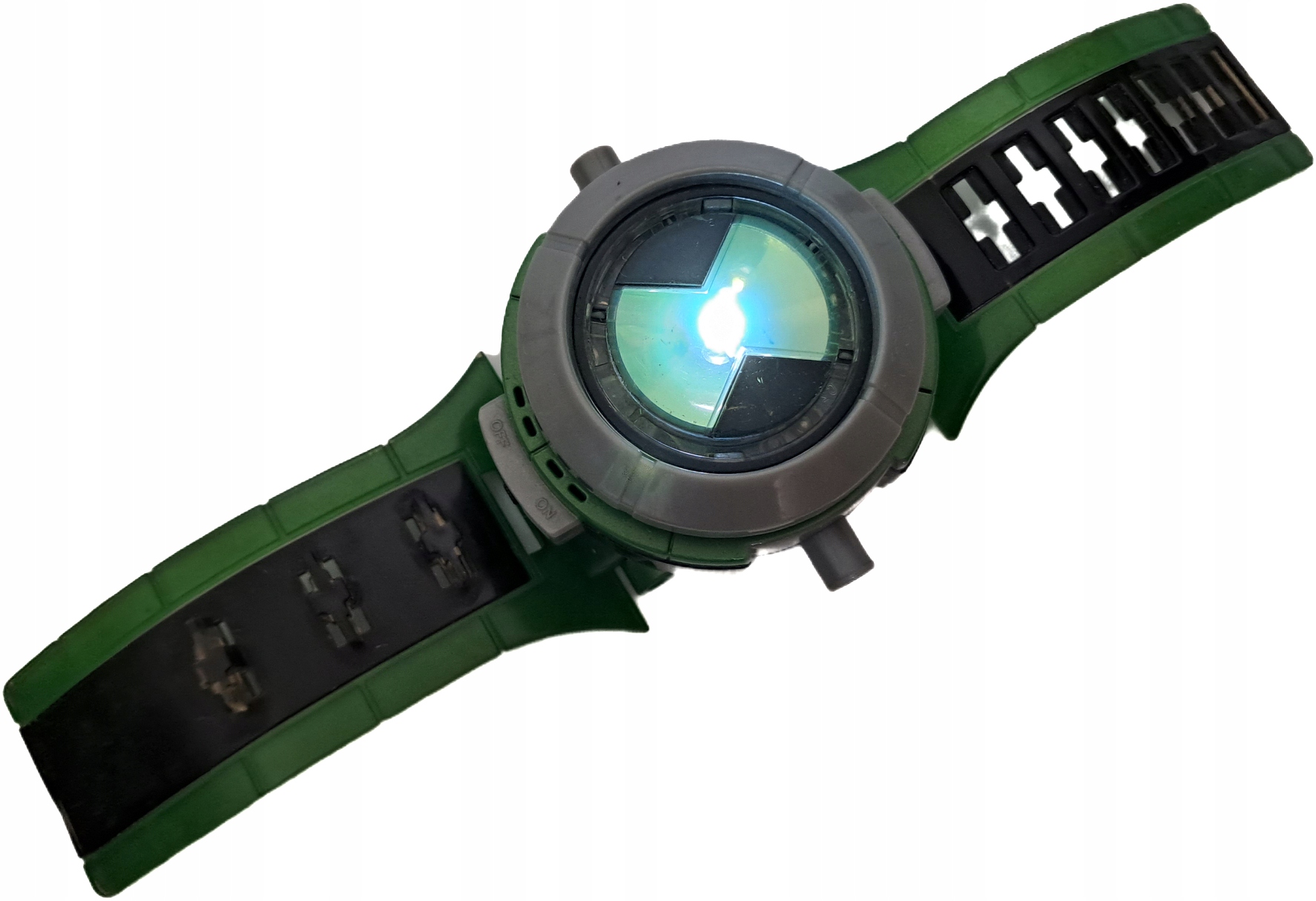 БЕН 10 ЧАСЫ OMNITRIX СВЕТЯТСЯ ЗВУКОМ