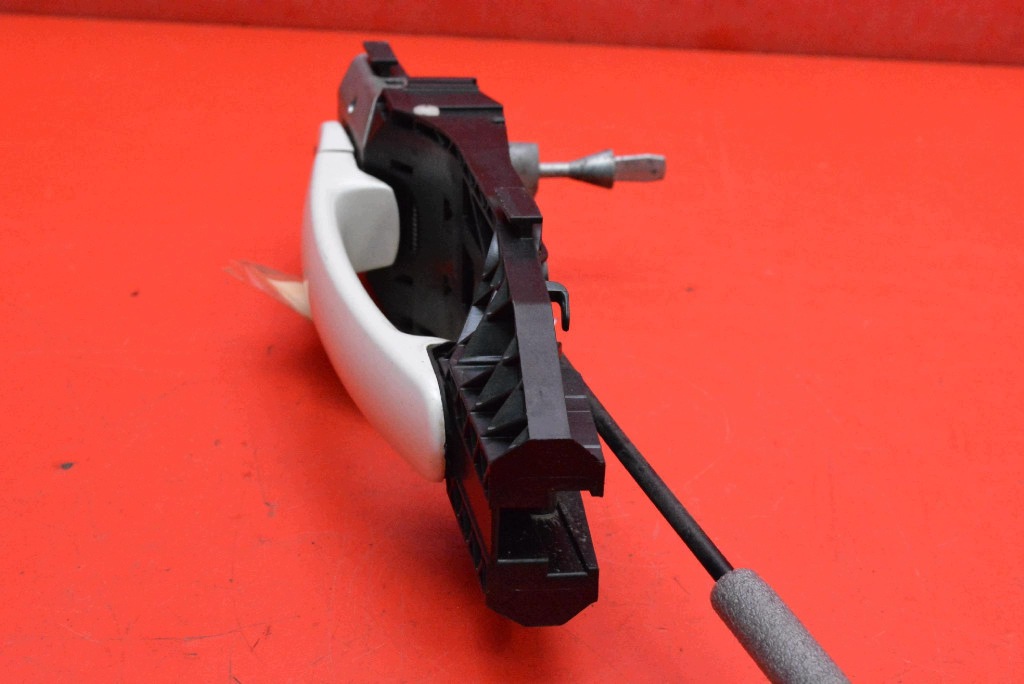 handle left front front LB9A 5N0837885H VW UP 1 and 11-20
