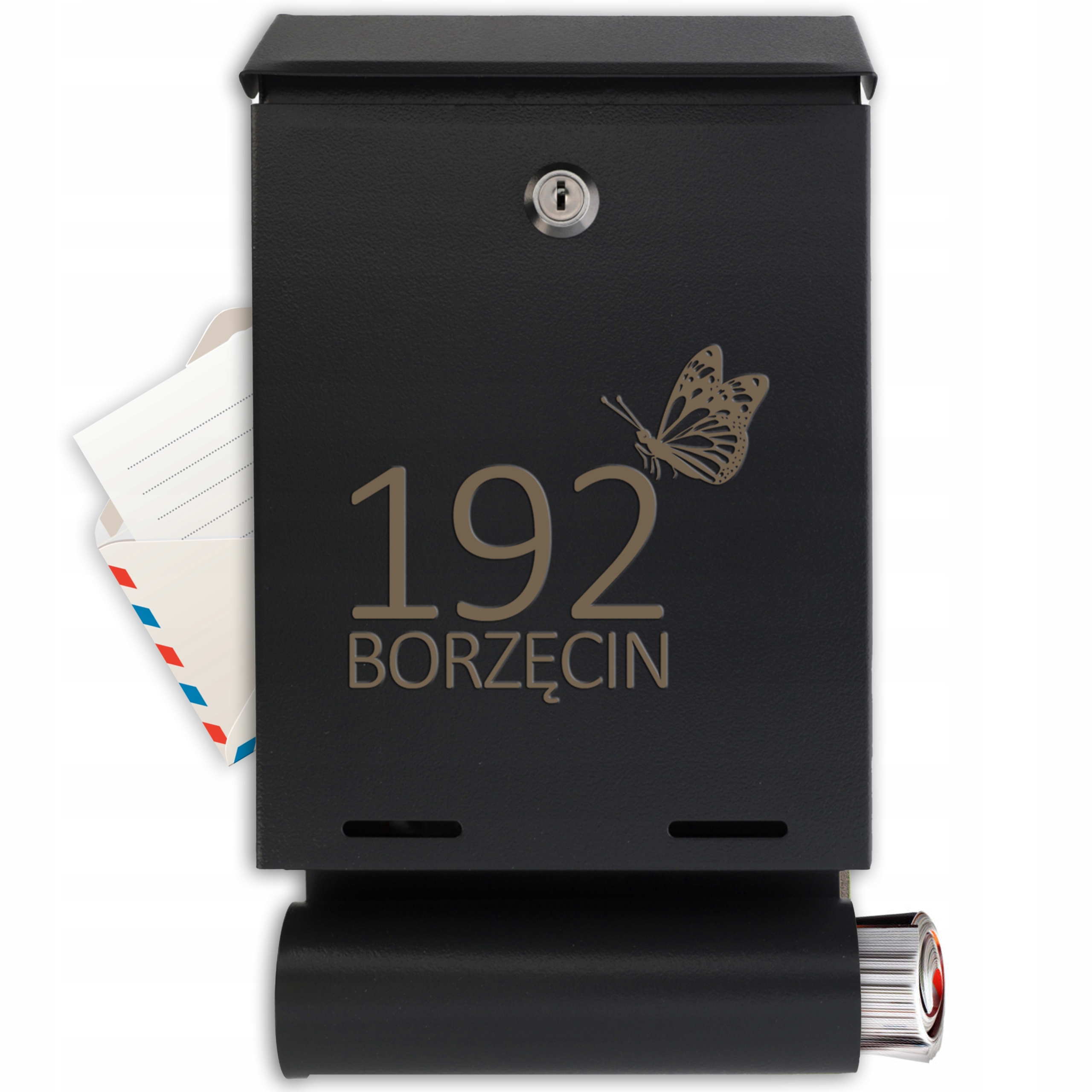 Černá poštovní schránka s adresní trubkou a nádherným gravírovaným vzorem