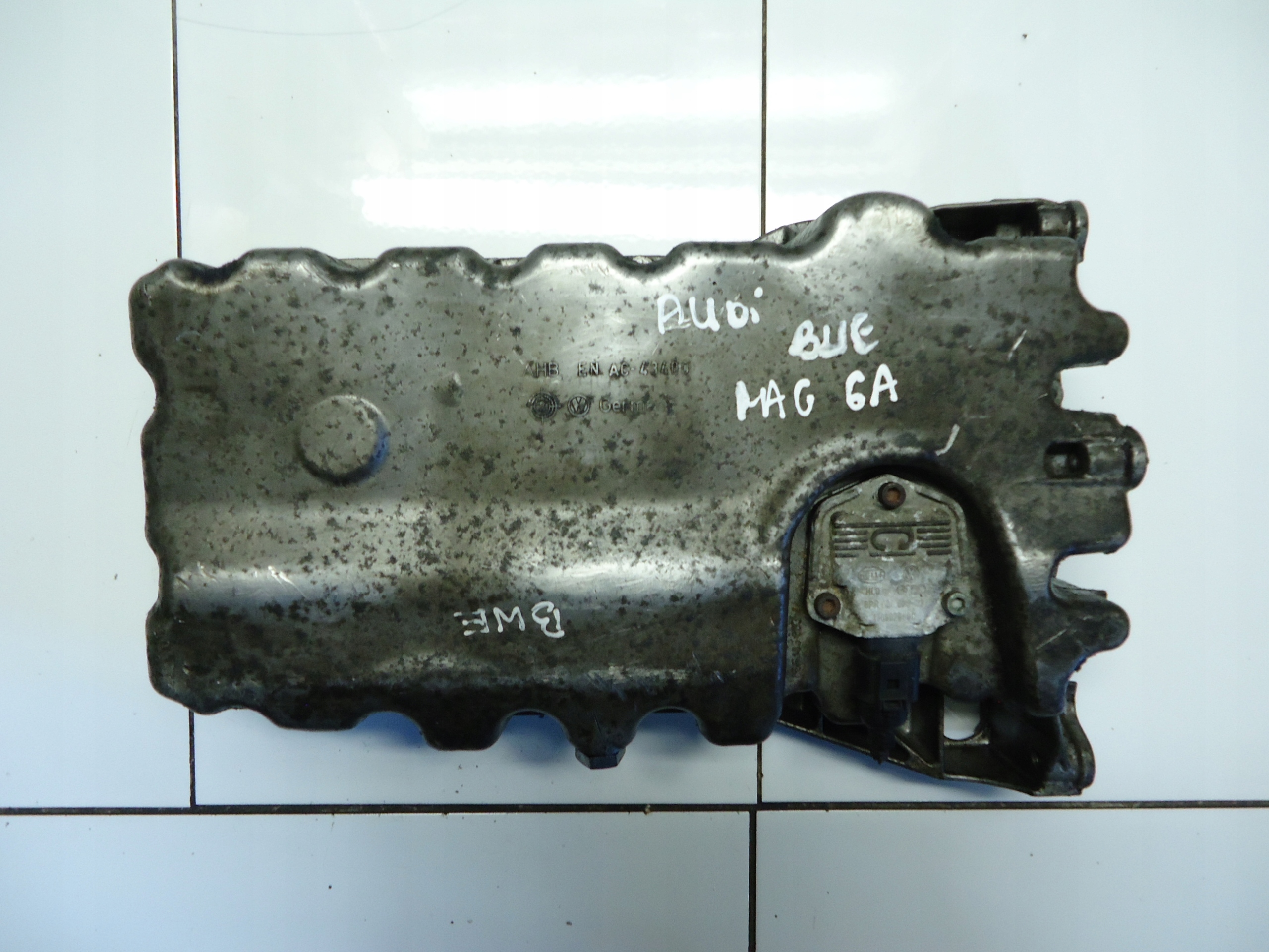AUDI A4 B7 2.0TFSI BWE Ölwanne 06F103603