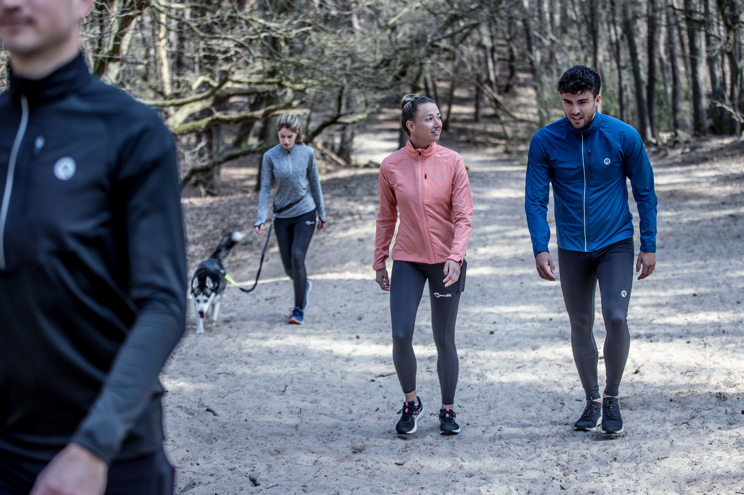 Rogelli CORE - wiatroodporna kurtka do biegania Rozmiar M