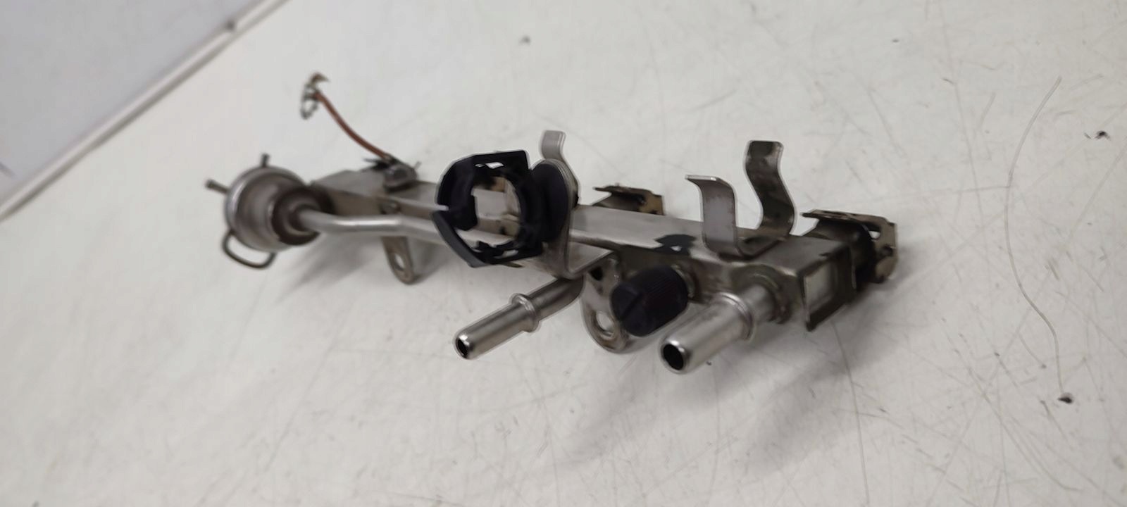Rampe injection Opel Meriva B 1,4TB 16V