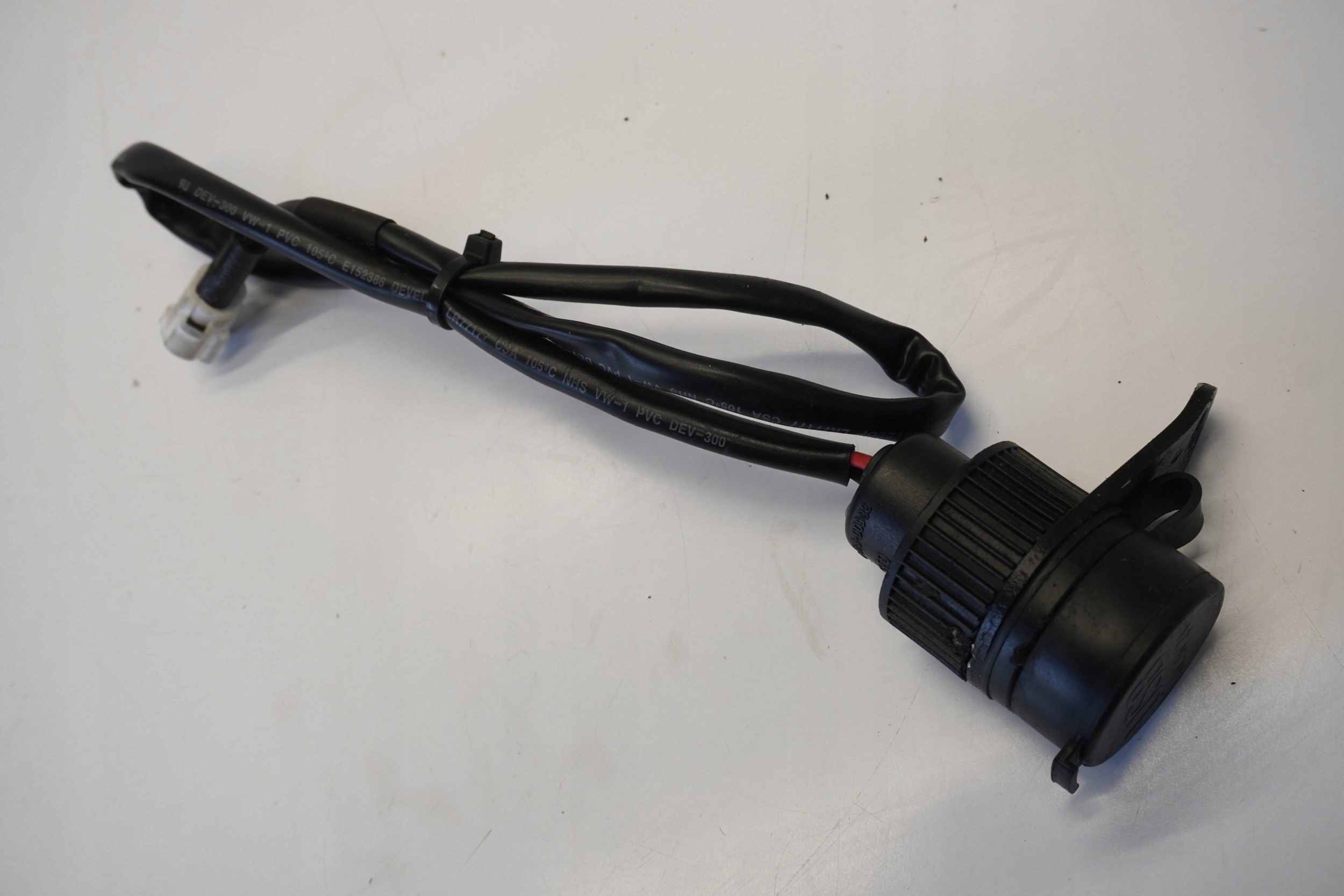 YAMAHA MT-07 21- GNIAZDO ŁADOWANIA