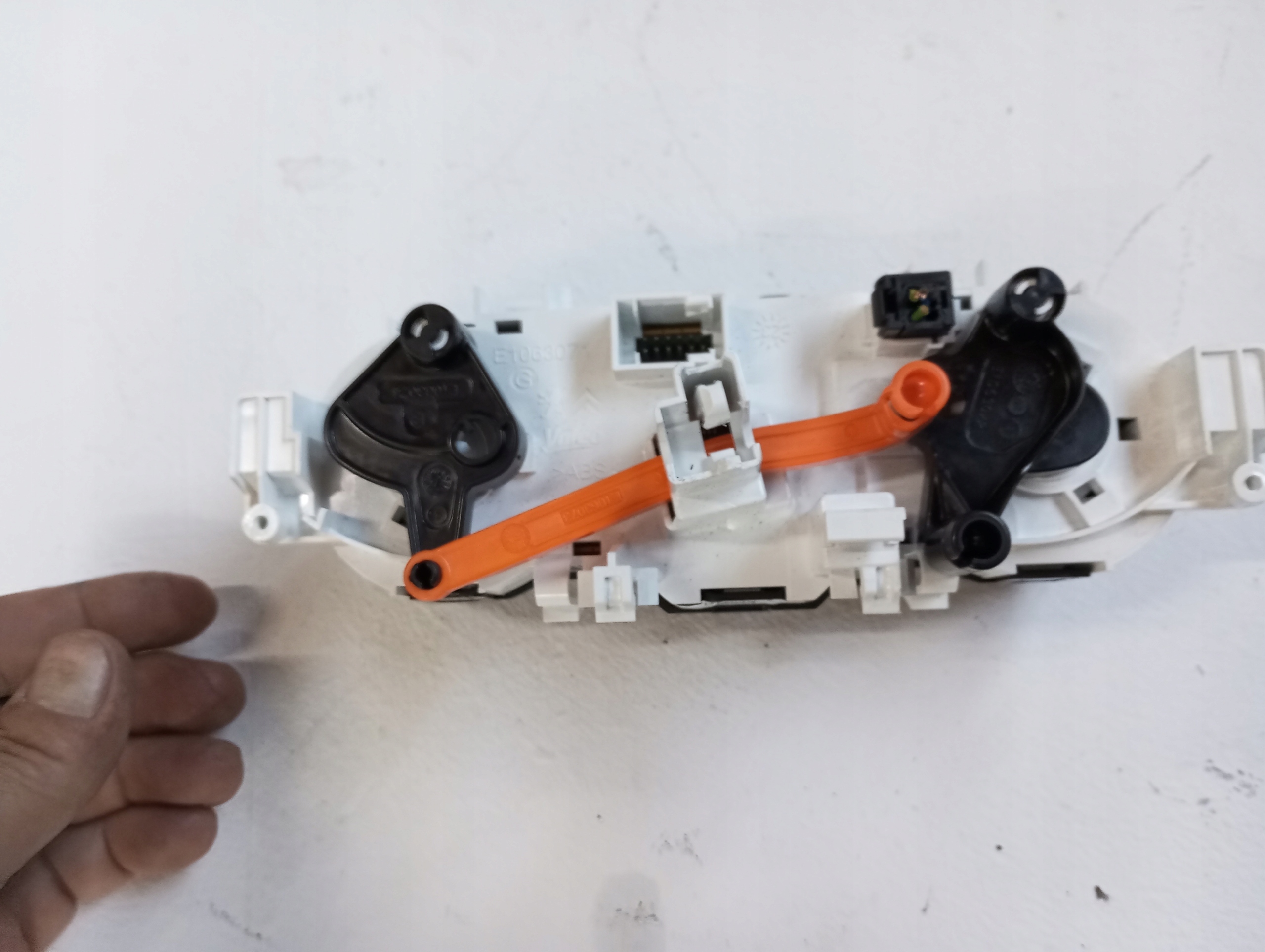 Unite commande clima CITROEN C3 23R III 9823822777