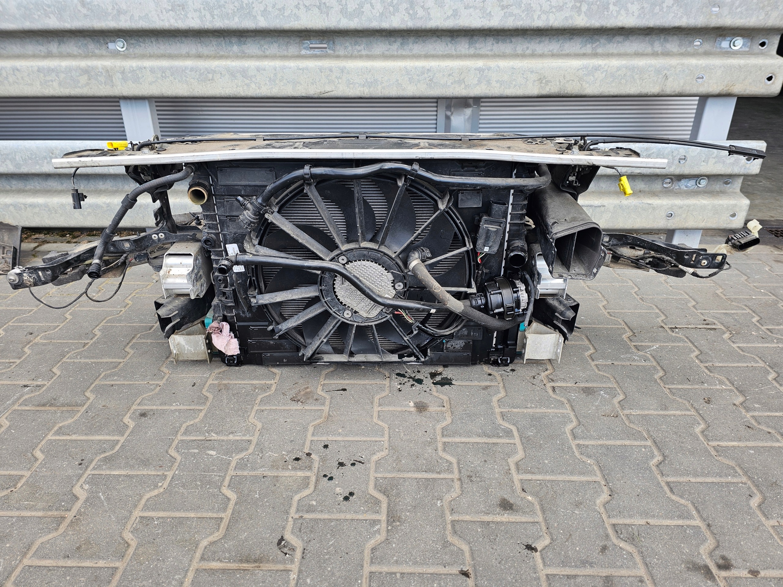 BMW 5 G30 support panel for radiators radiator 530e HYBRYDA