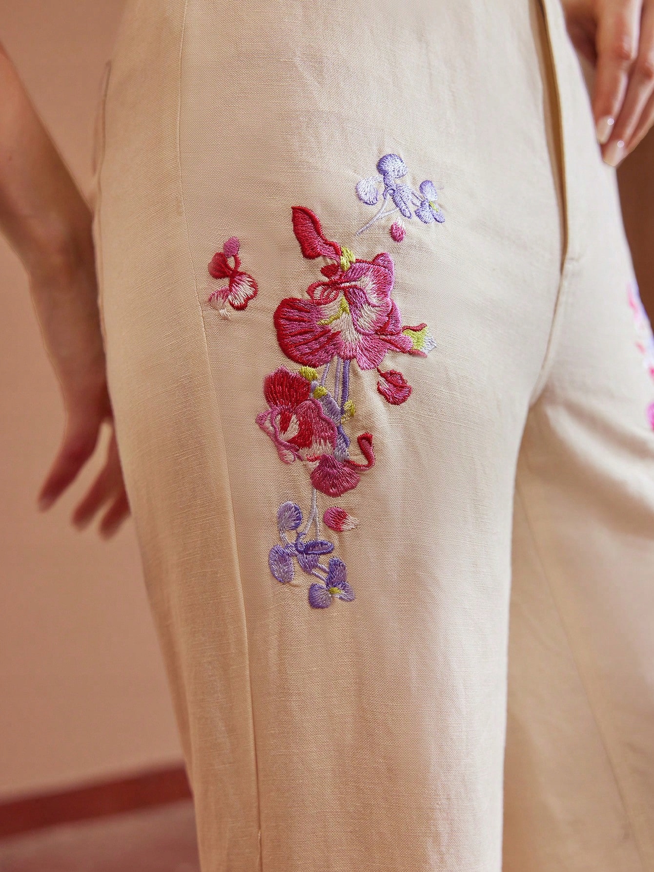 Dámské Lněné Kalhoty Zvonky Béžové S Květinovou Výšivkou Na Léto Motf S 36