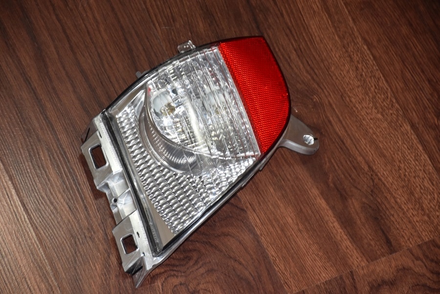 LAMPA ŚWIATŁA WSTECZNEGO CITROEN C3 II AIRCROSS OE Strona zabudowy tył - prawa