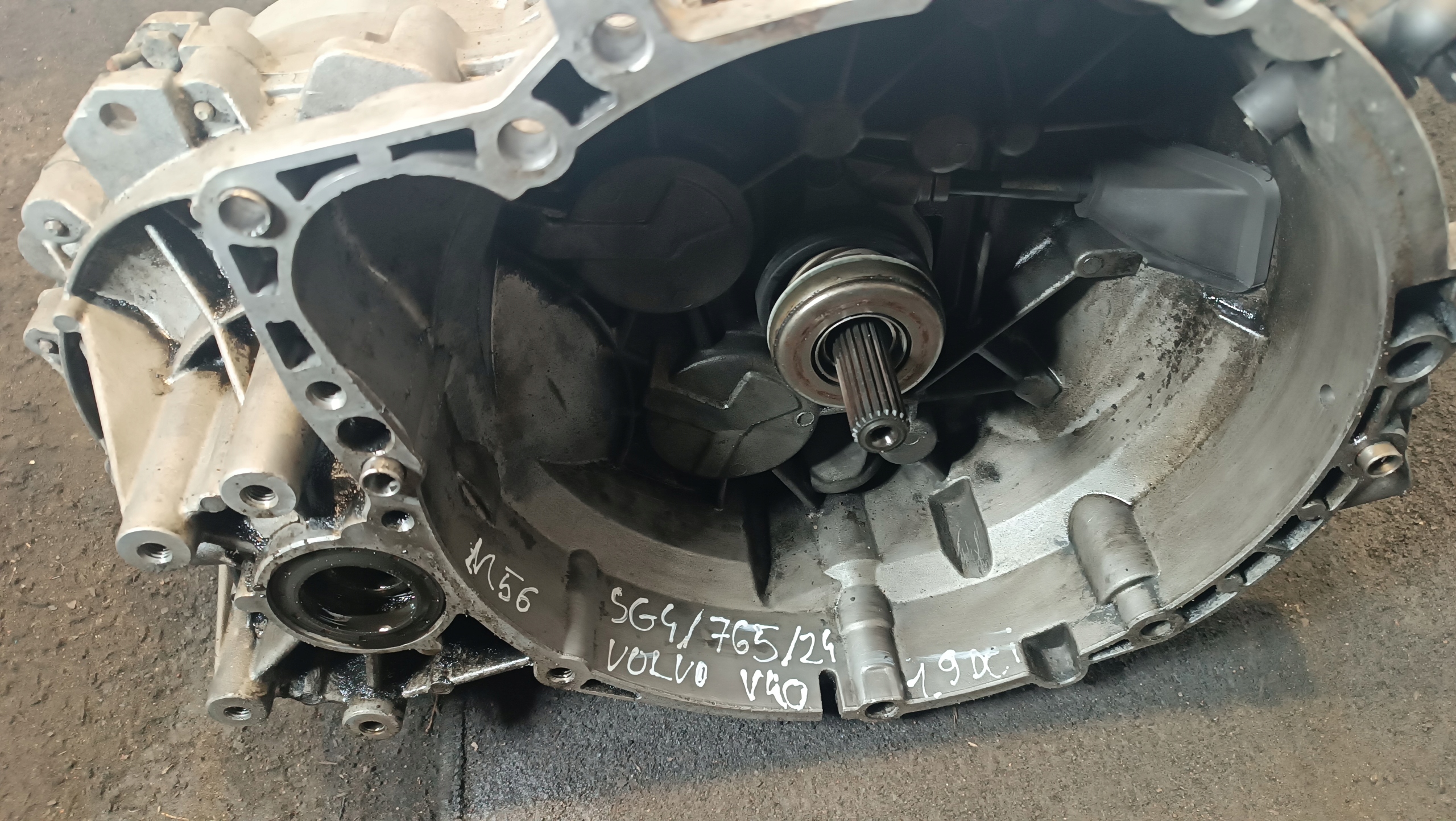 Getriebe VOLVO V40 1.9DCI -M56