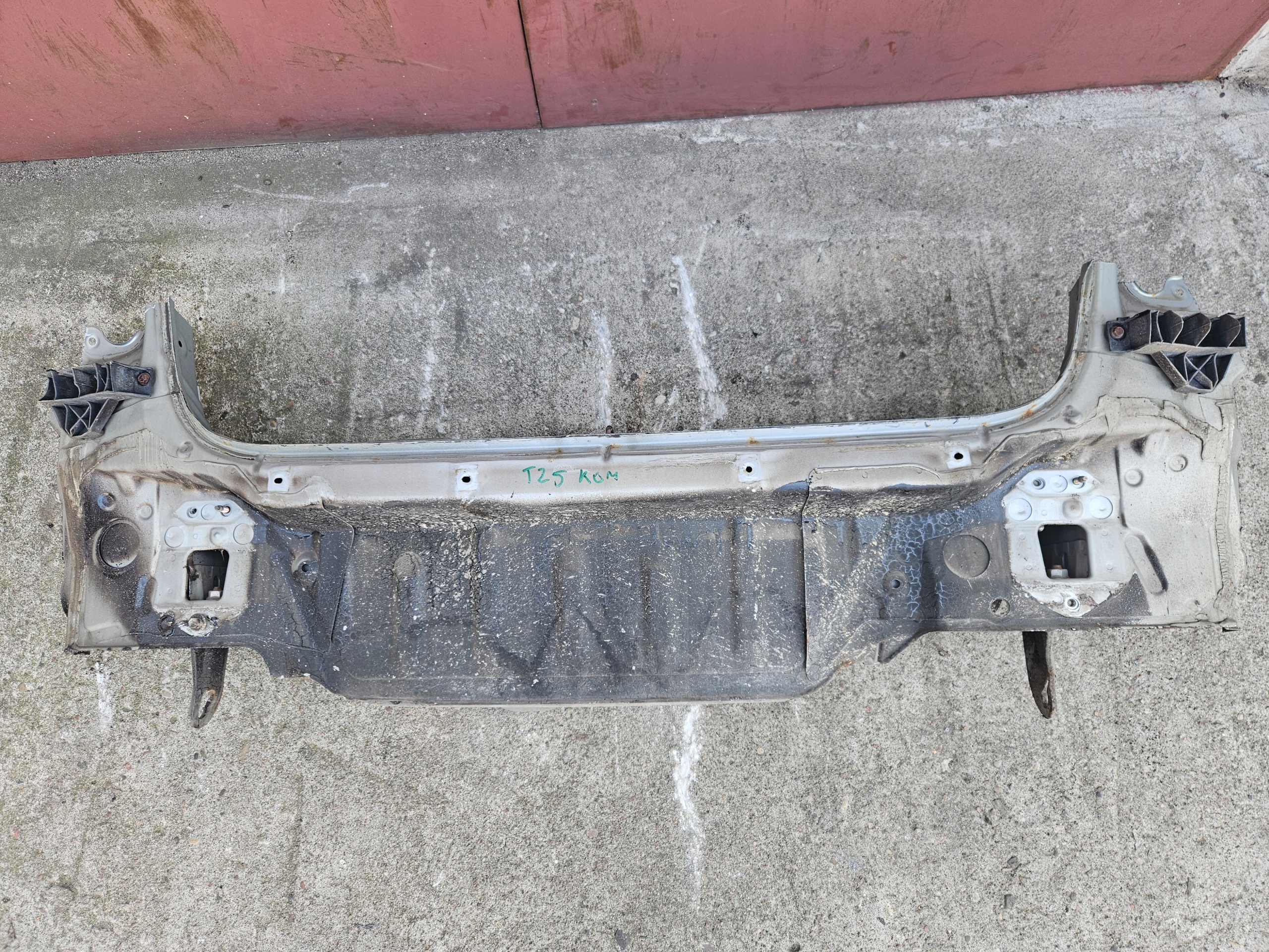 TOYOTA AVENSIS T25 03-08 KOMBI PAS TYLNY