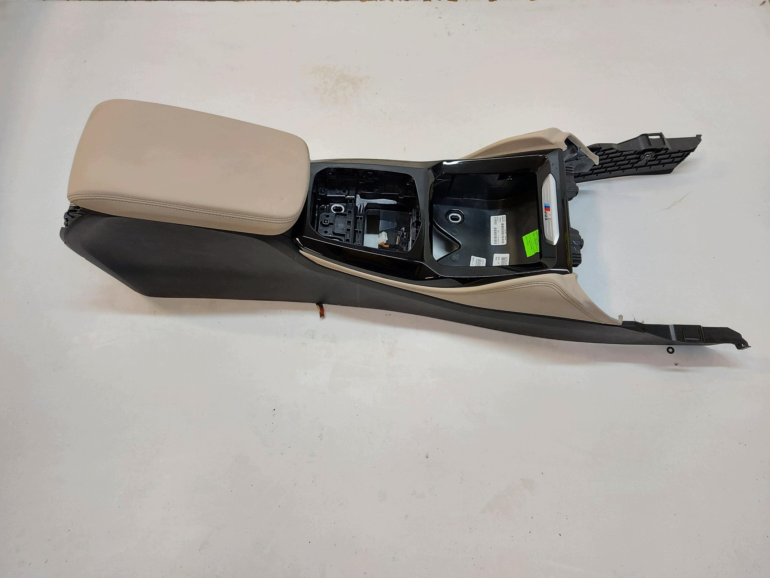 BMW G02 X4 M40i 2023 tunel central armrest oryg 62631041