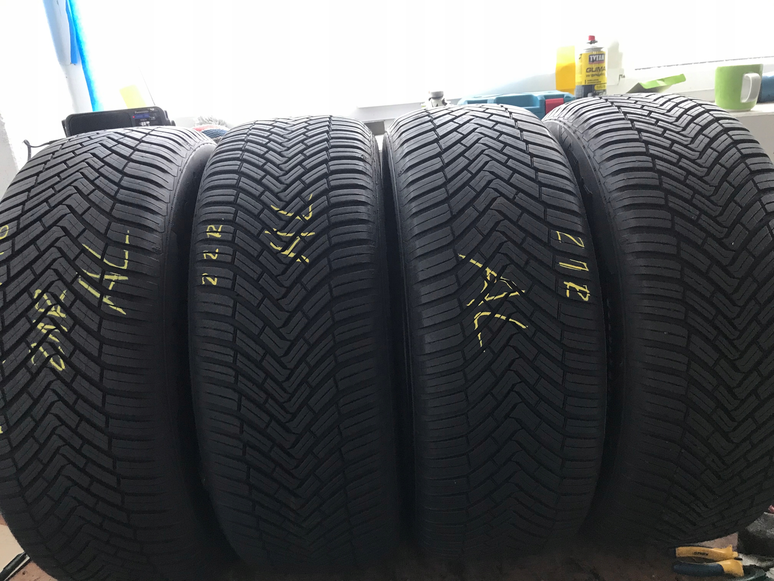 4 × Continental AllSeasonContact 235/55R18 100 V