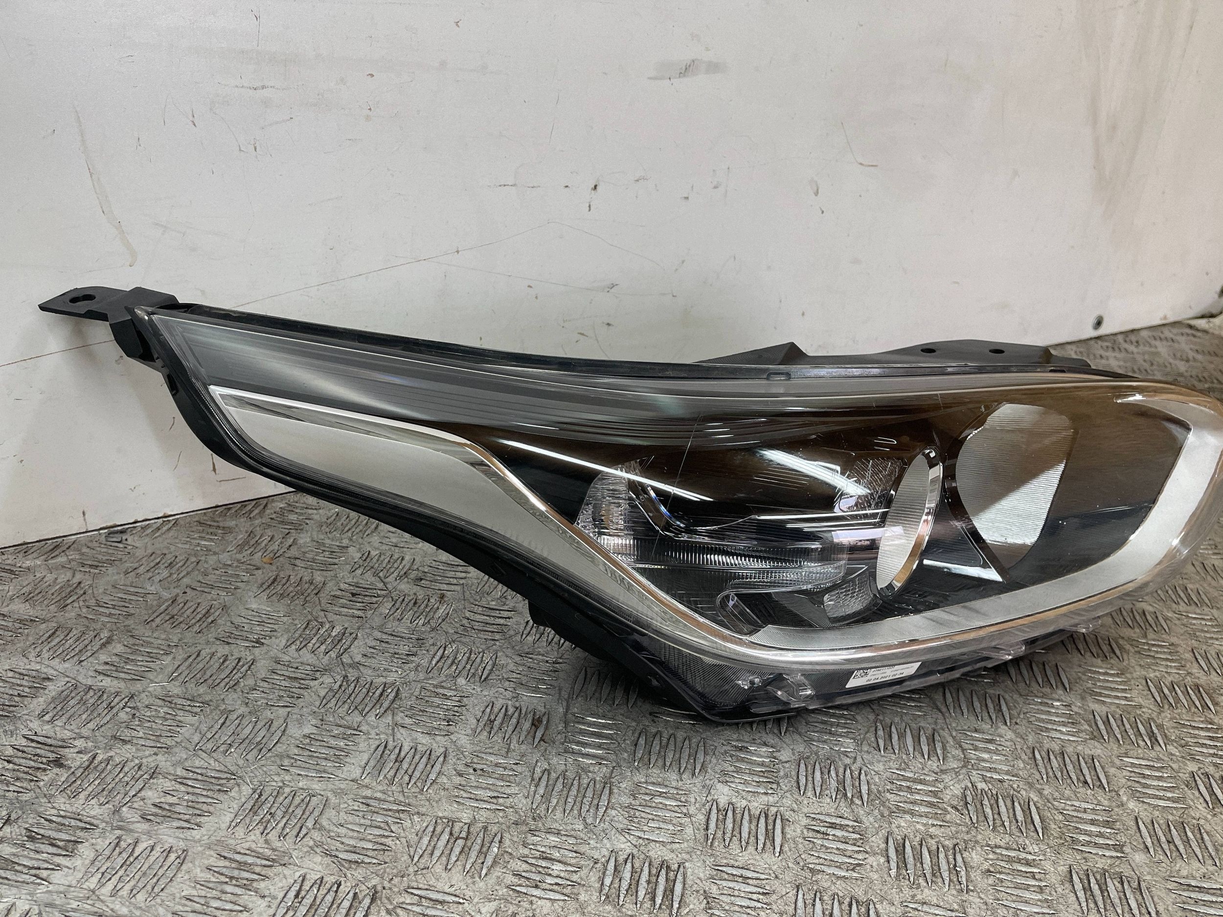 REFLEKTOR light front front right KIA CEED 3 III 18- 92102-J7050