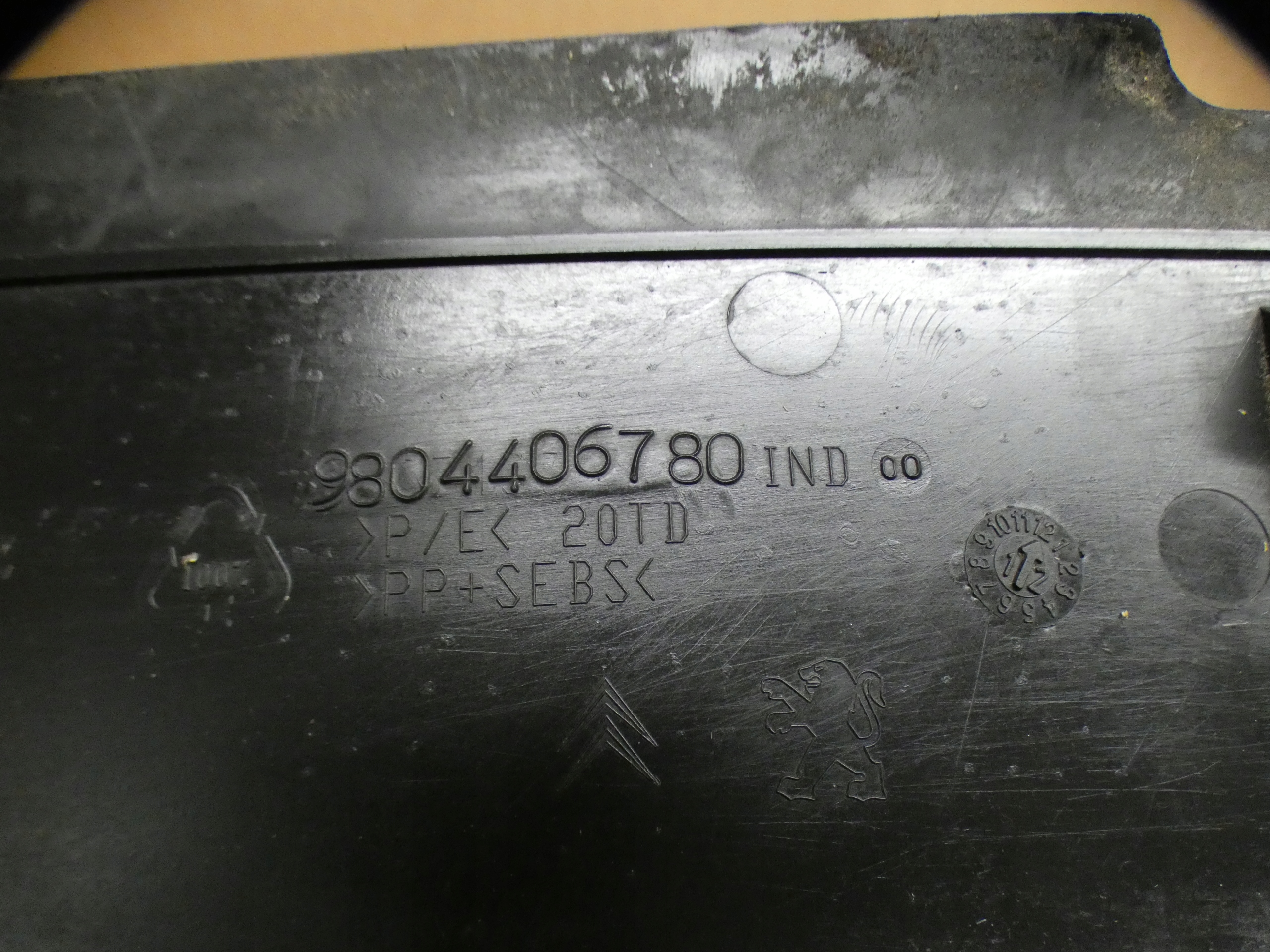 Blende Abdeckung luftansaugkanal CITROEN DS5 9804406780