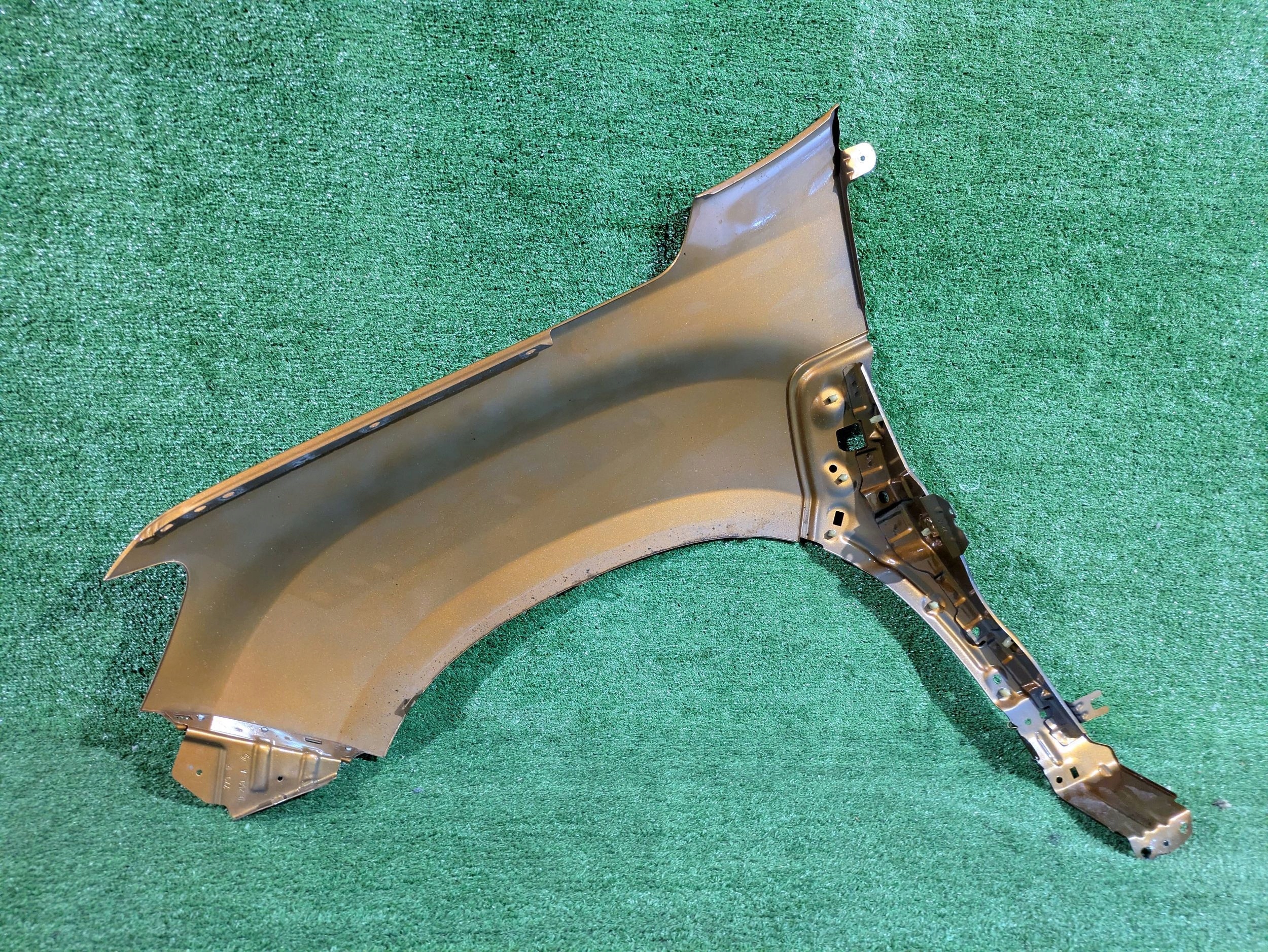 fender front right front DACIA DUSTER II NR.190