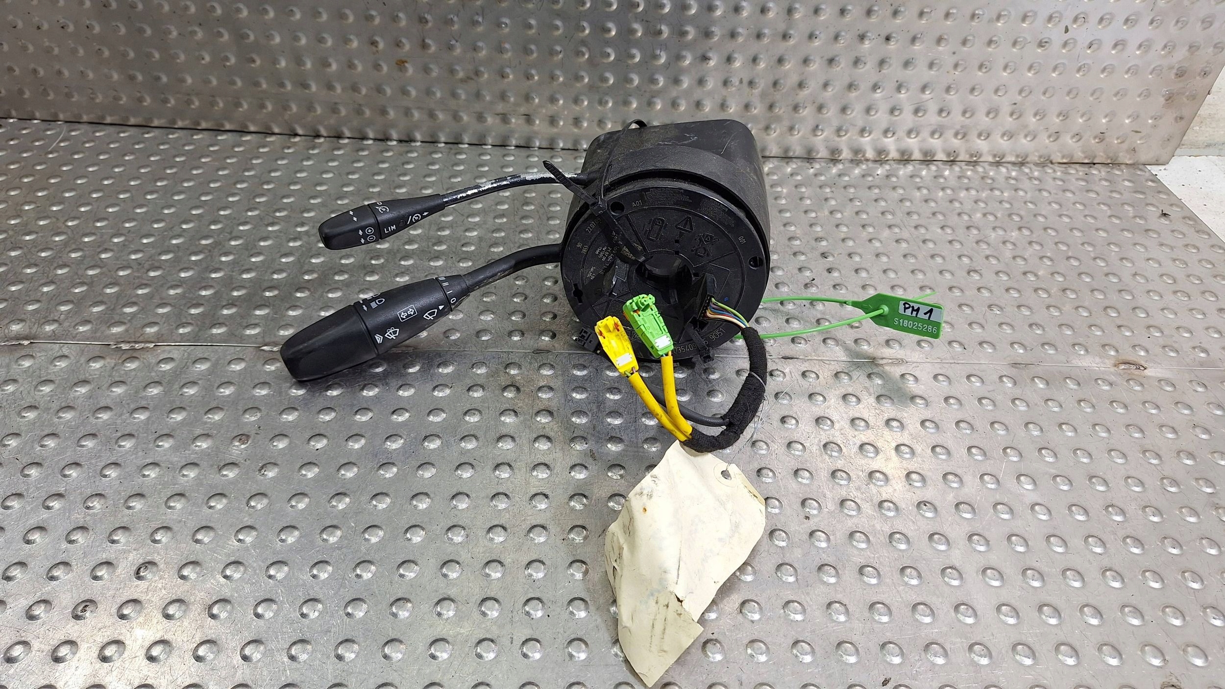 steering wheel levers and controls sensor A2035409745 MERCEDES CLC W203