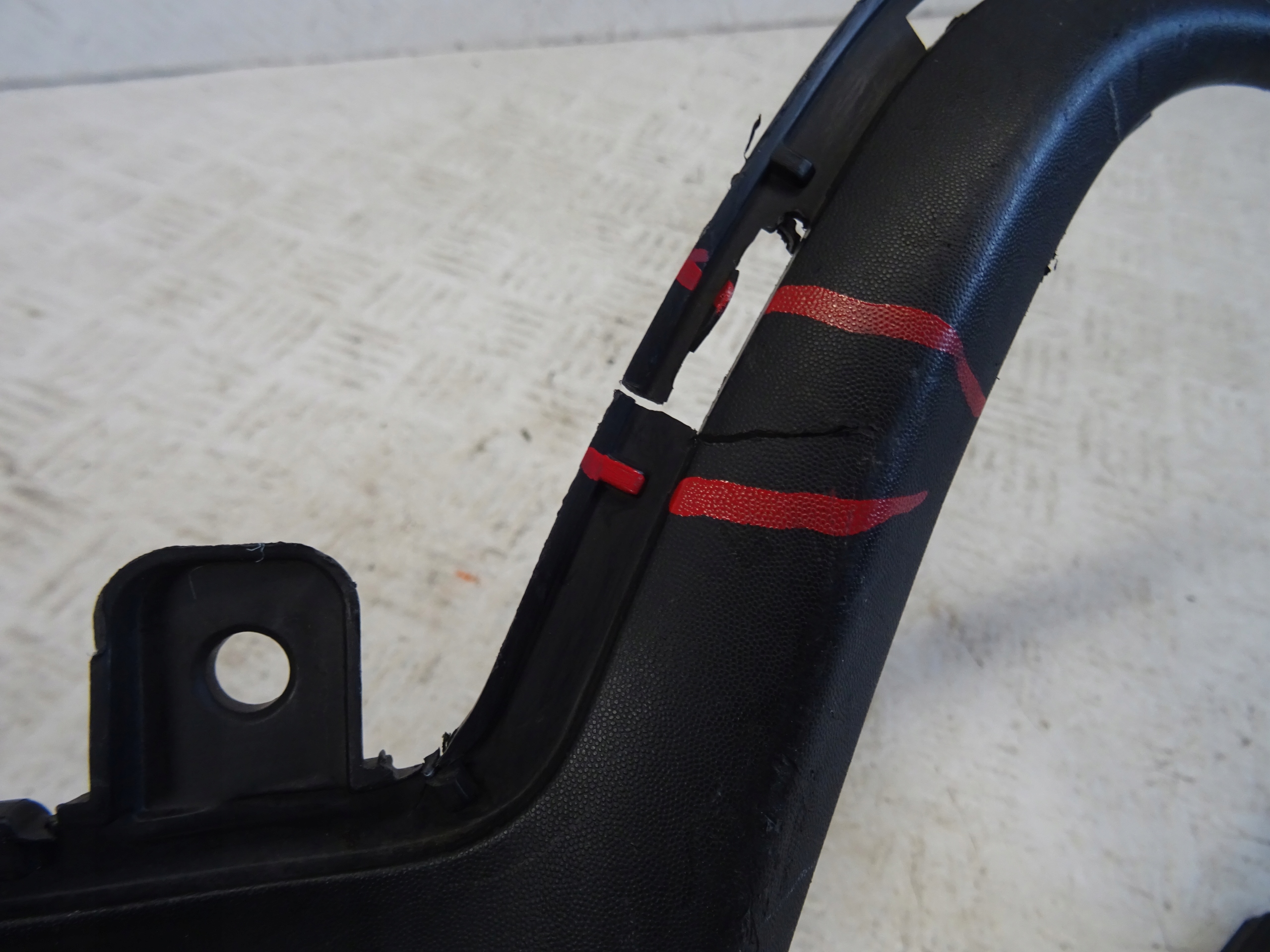 grid of a bumper front front central KIA PICANTO II 86569-1Y300