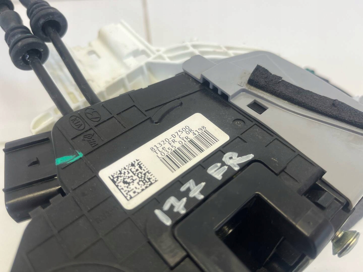 lock door front right side Hyundai Tucson 3 facelift 2019 81320D7500