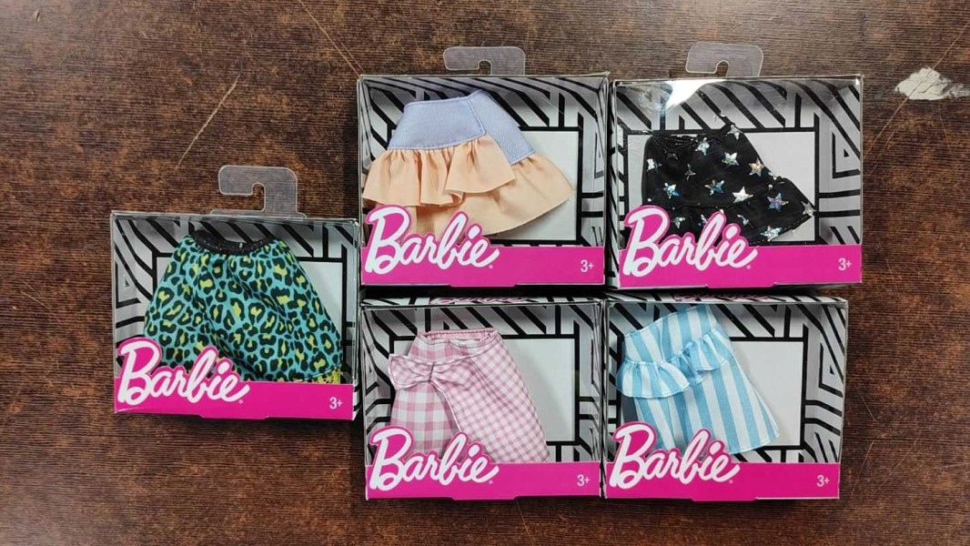 

Barbie Modne Spódniczki FPH22