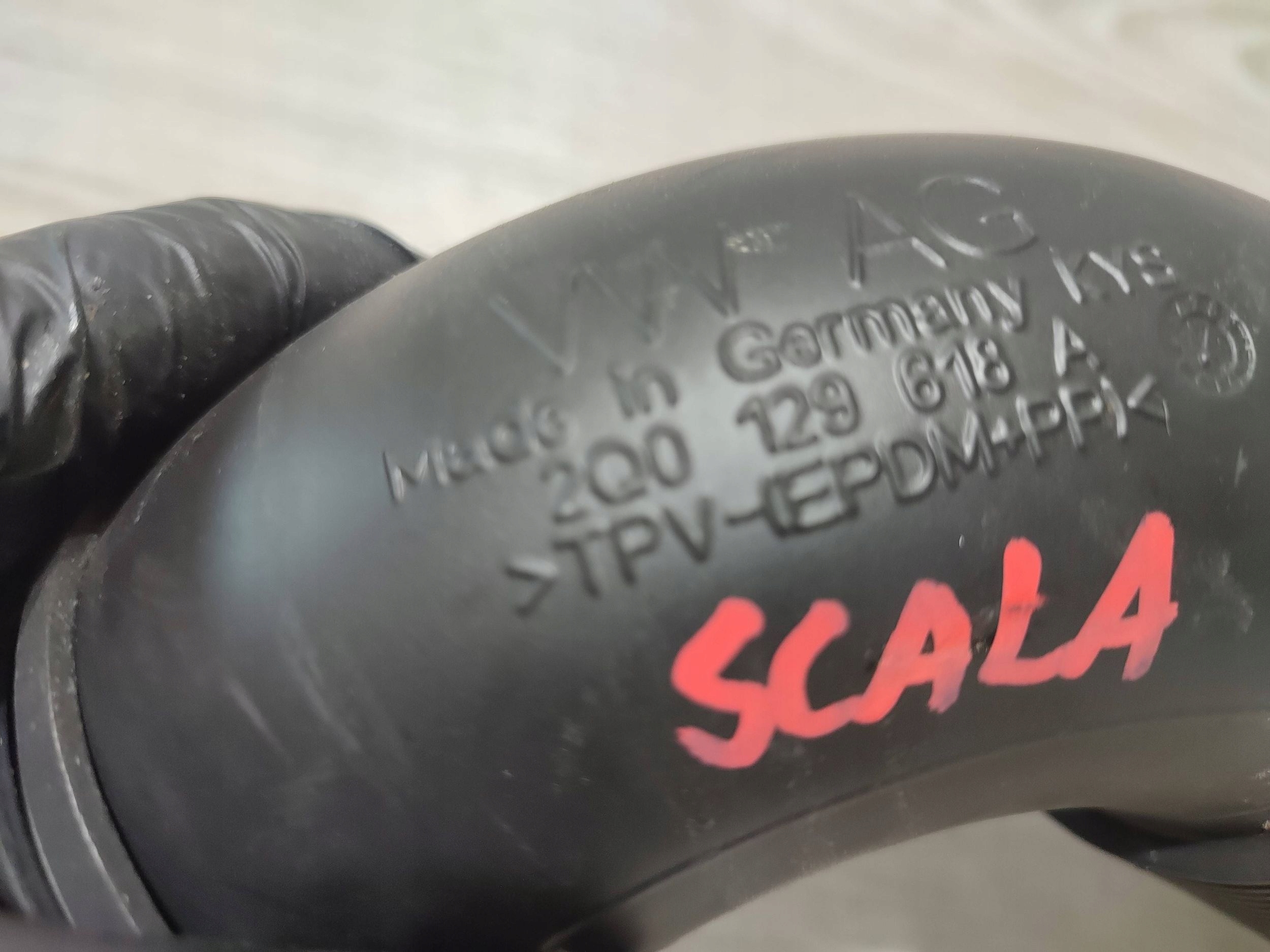 Skoda Scala 2020 Czesc rury dolotu luft