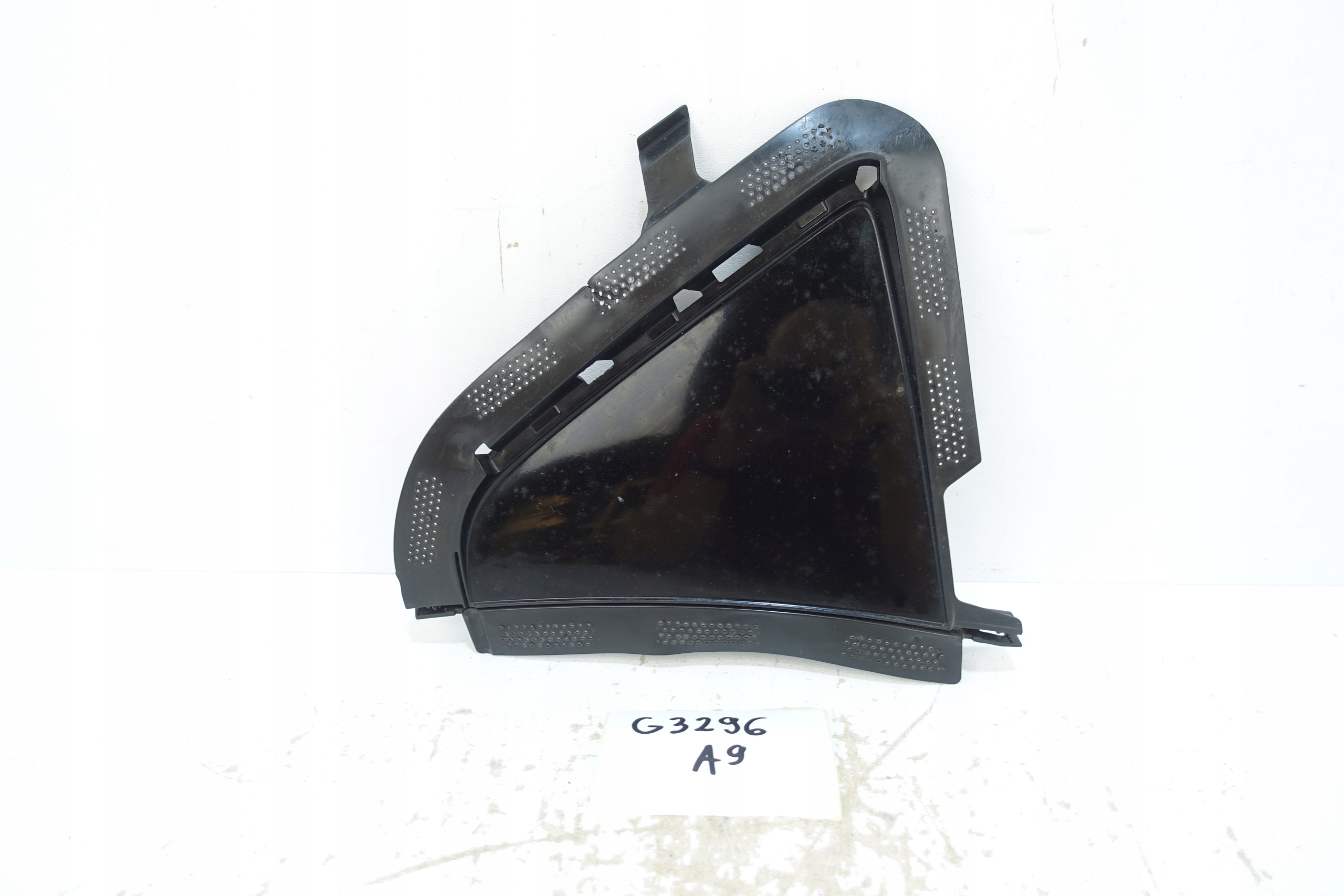 AUDI A3 8V 2013- grille grid of a bumper left front 8V3807341