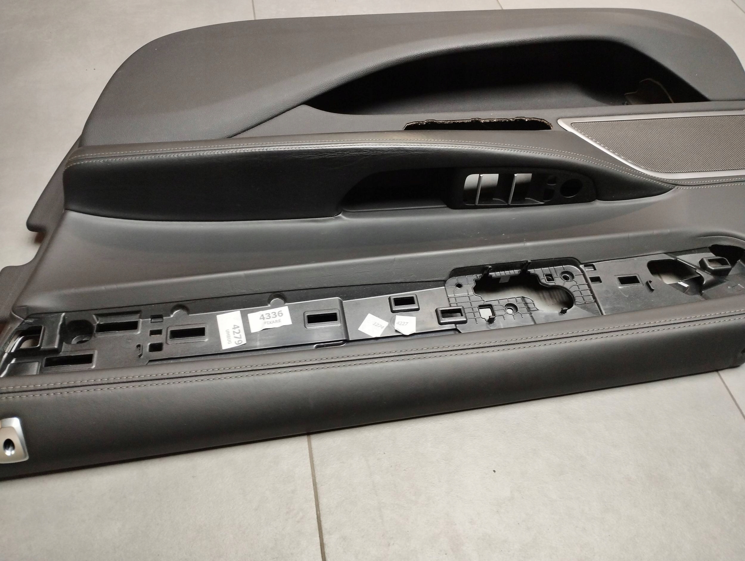 BMW 7 G11 side door right front 105851305C