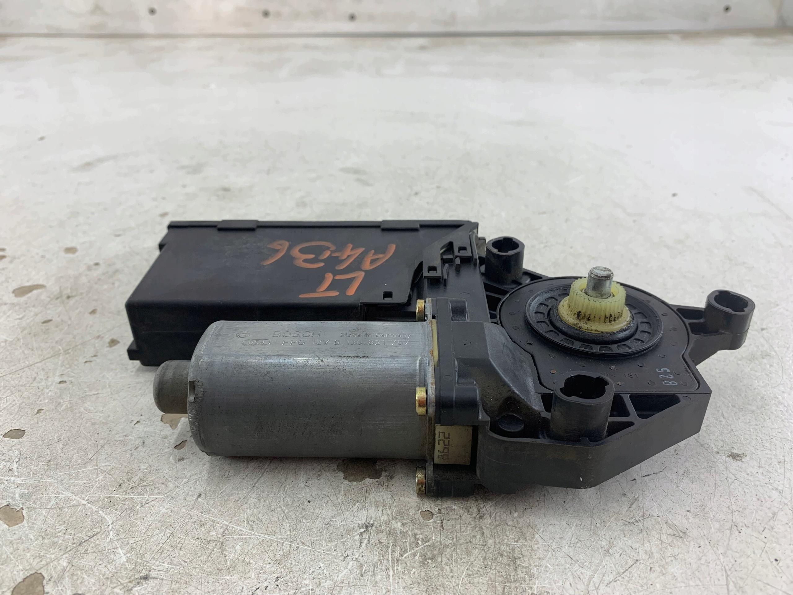 AUDI A4 B6 mini motor windows left rear part 8E0959801A