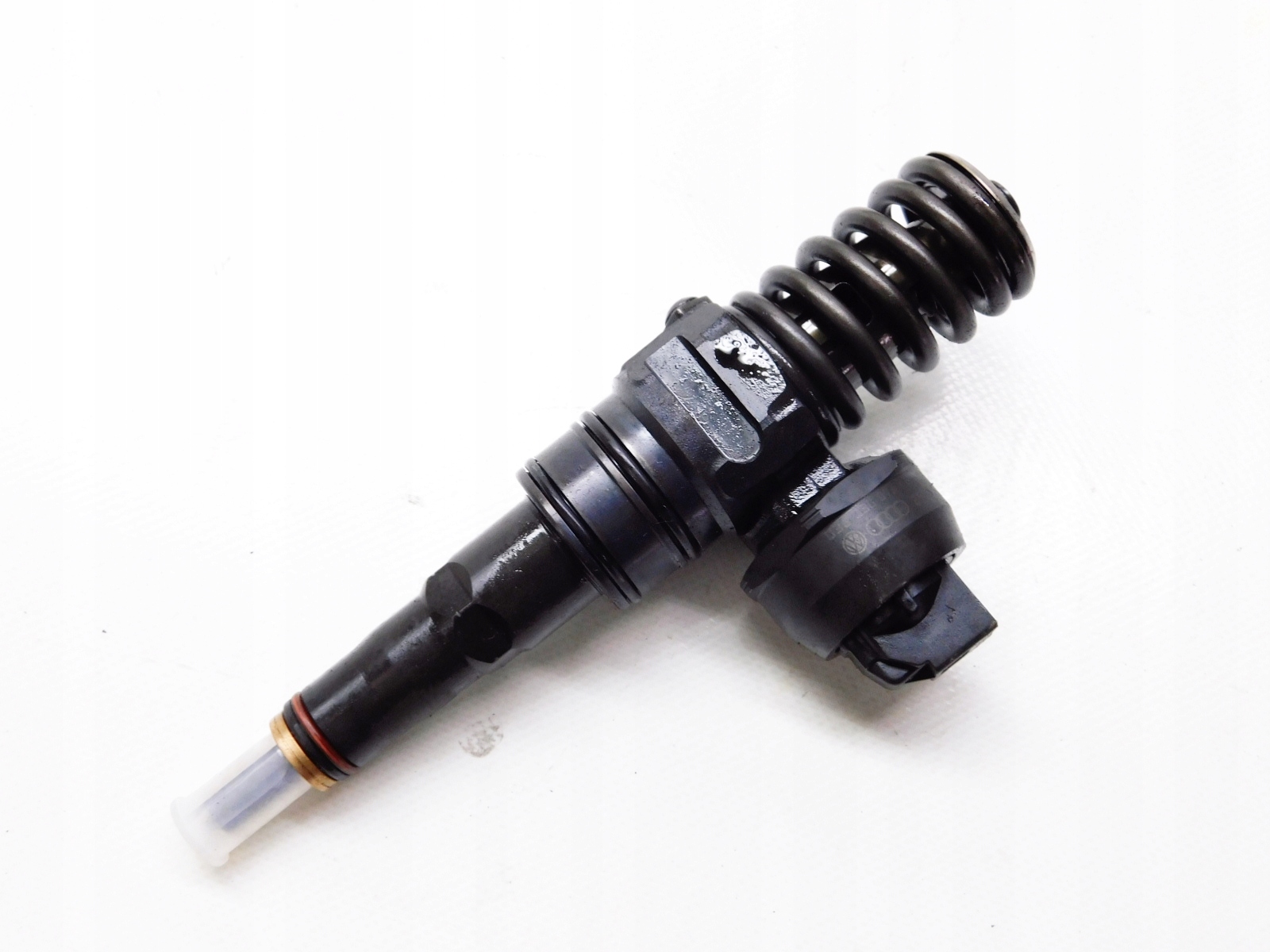 038 130 - Насос-форсунка A3 8P GOLF V ALTEA 1.9 TDI 105