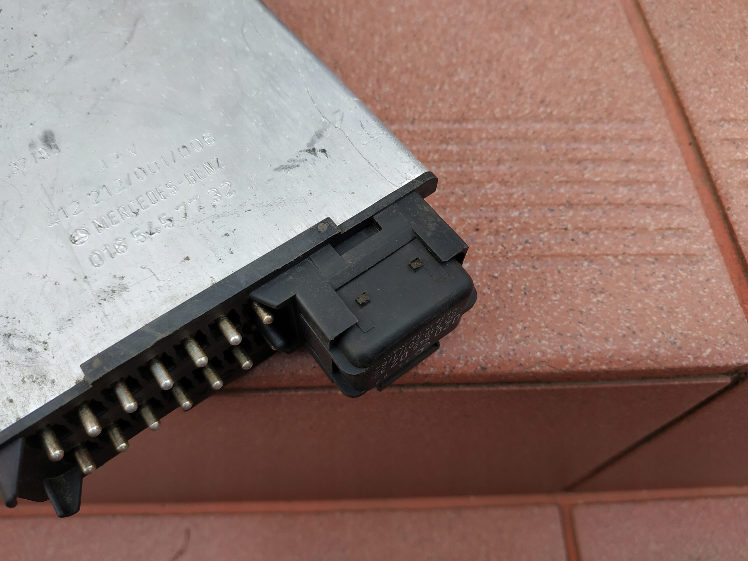 Moduł sterownik przekaźnik tempomatu Mercedes 124 W124 Numer katalogowy oryginału 0165457732