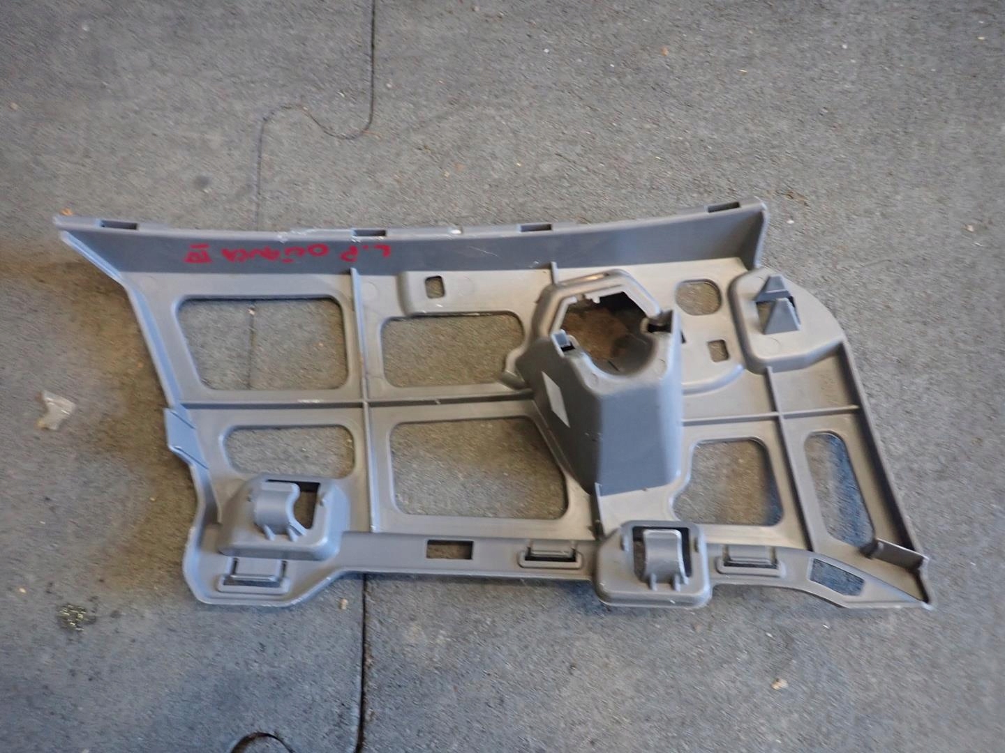 bumper bracket left front SKODA OCTAVIA IV 2020- 5e3807055