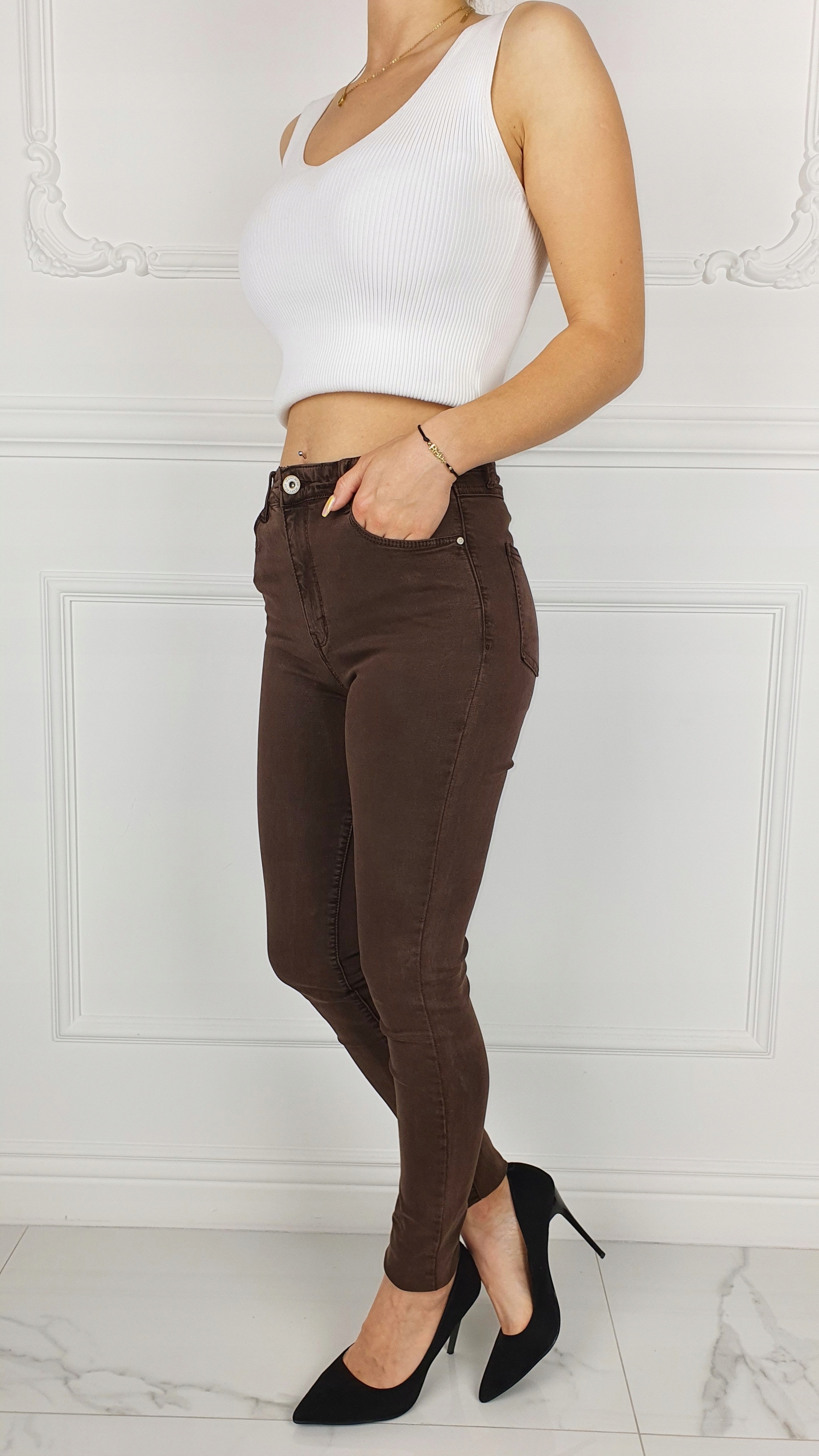 # DAMSKIE SPODNIE JEANSOWE WYSZCZUPLAJĄCE KOLORY # Zapięcie zamek