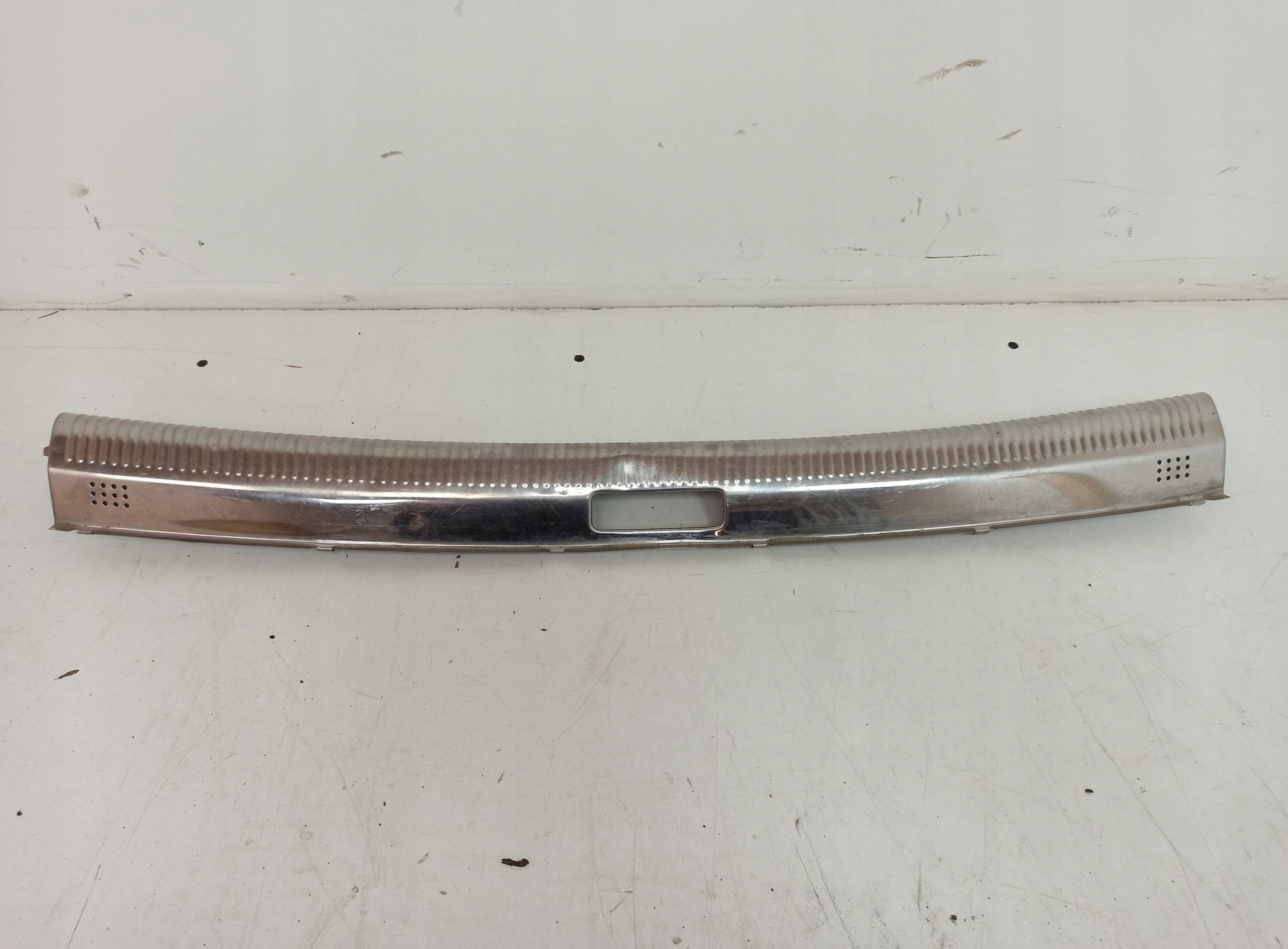 OSŁONA PROGU BAGAŻNIKA SKODA SUPERB