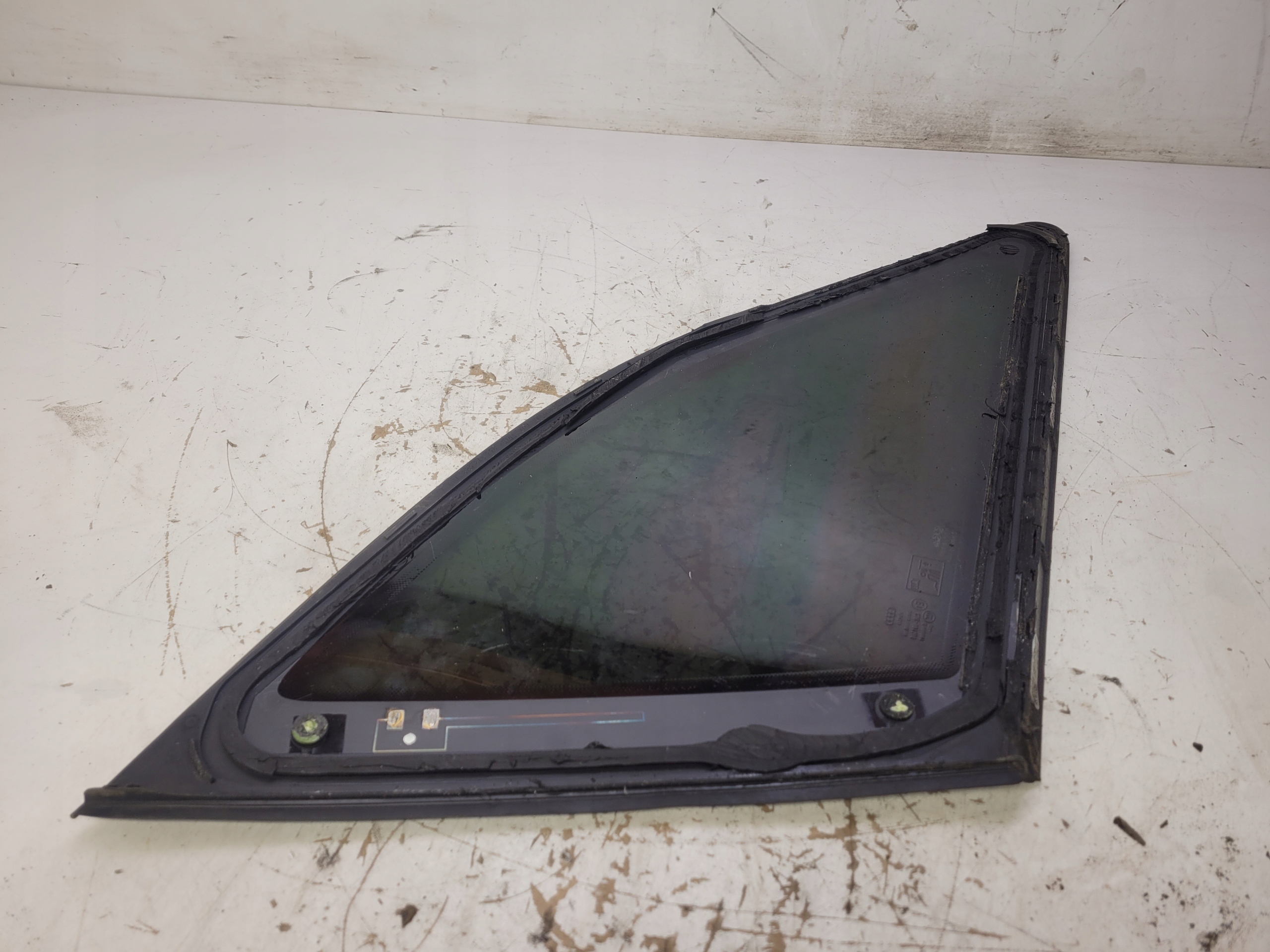 SZYBA KAROSERYJNA PRAWY TYŁ AUDI A4 B9 8W9 2016R Typ samochodu Samochody osobowe