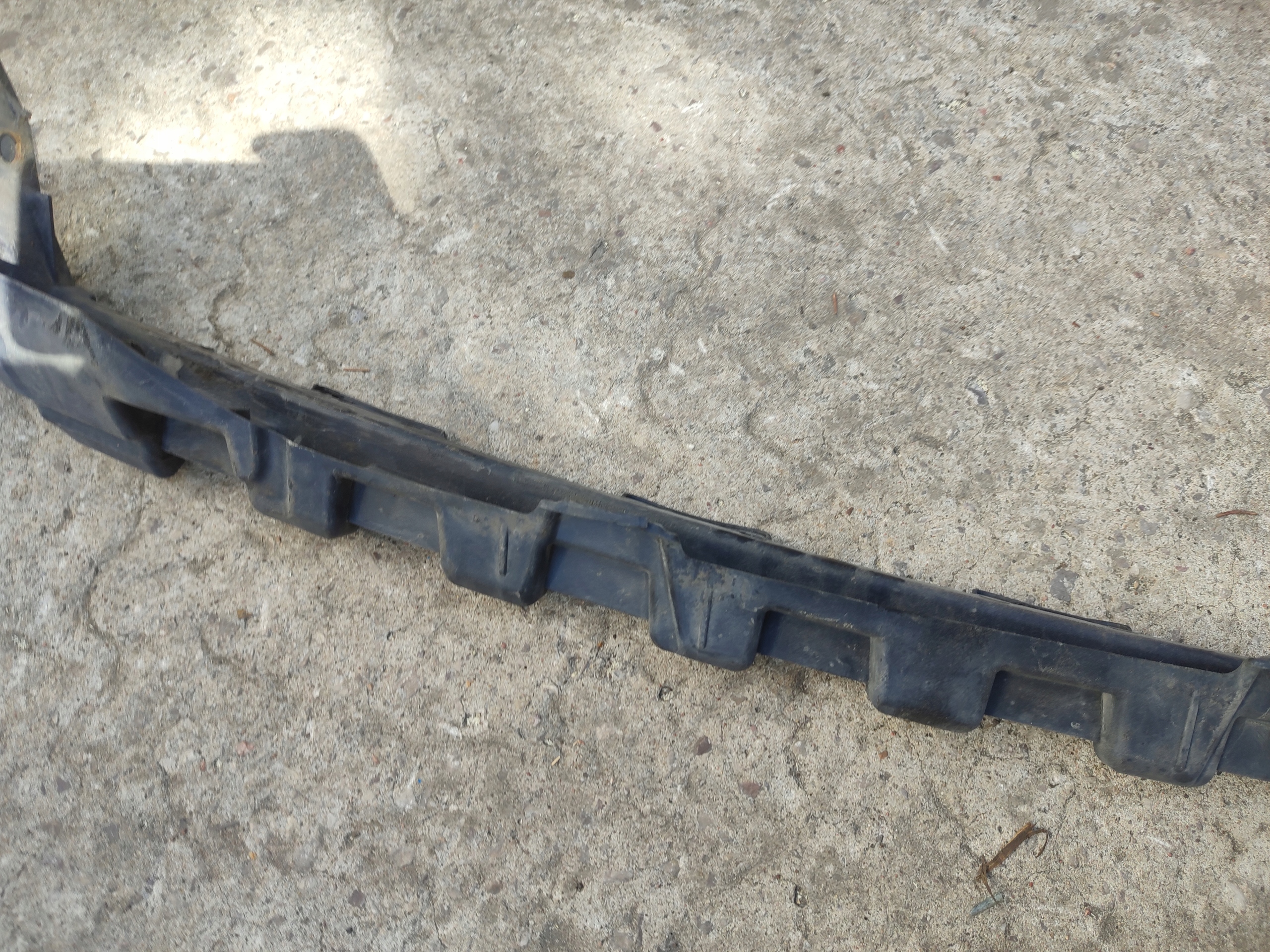 support pillar of a bumper front MERCEDES C W204 A2048850065