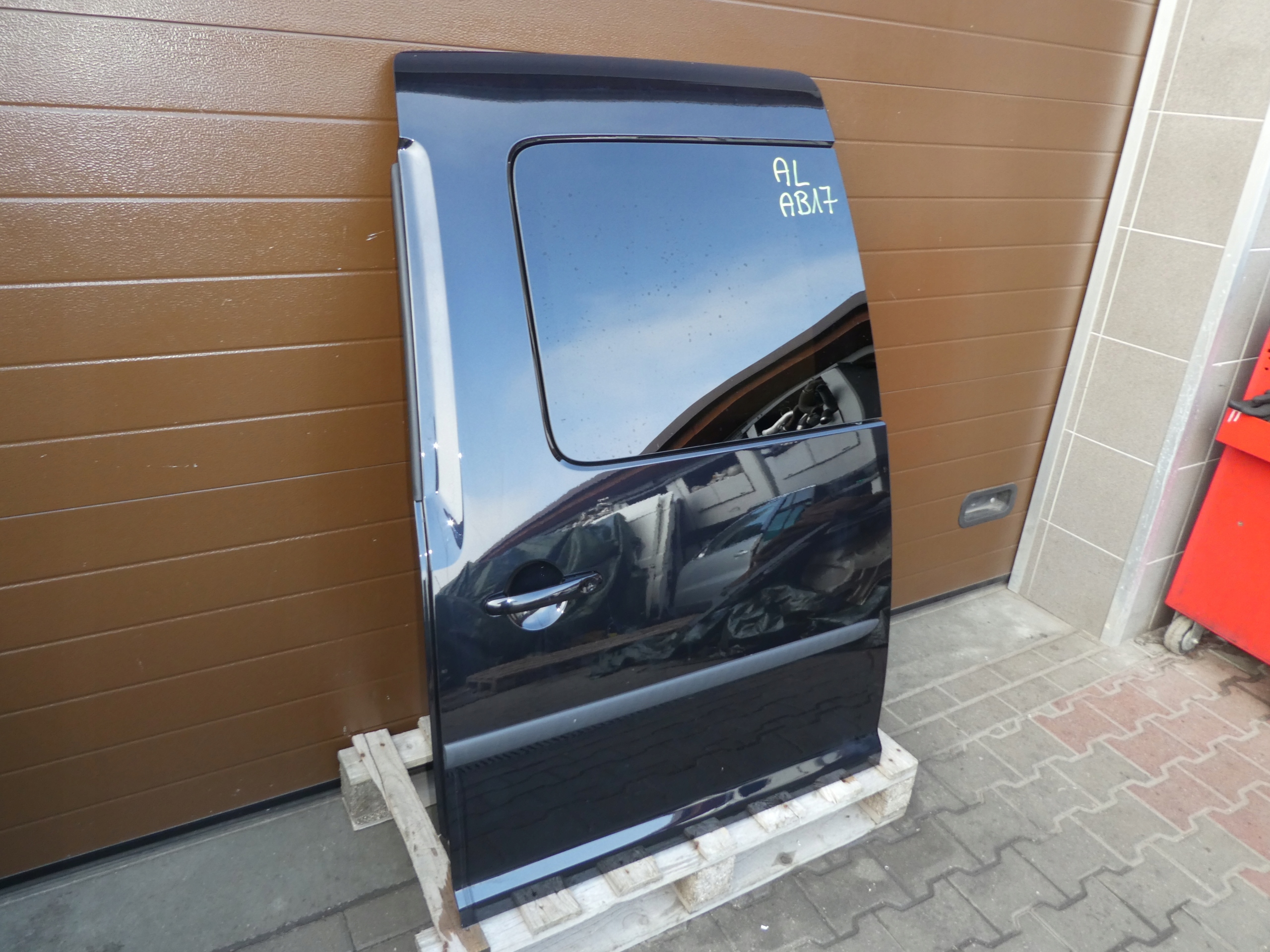 VW CADDY complete door left rear part sliding black,