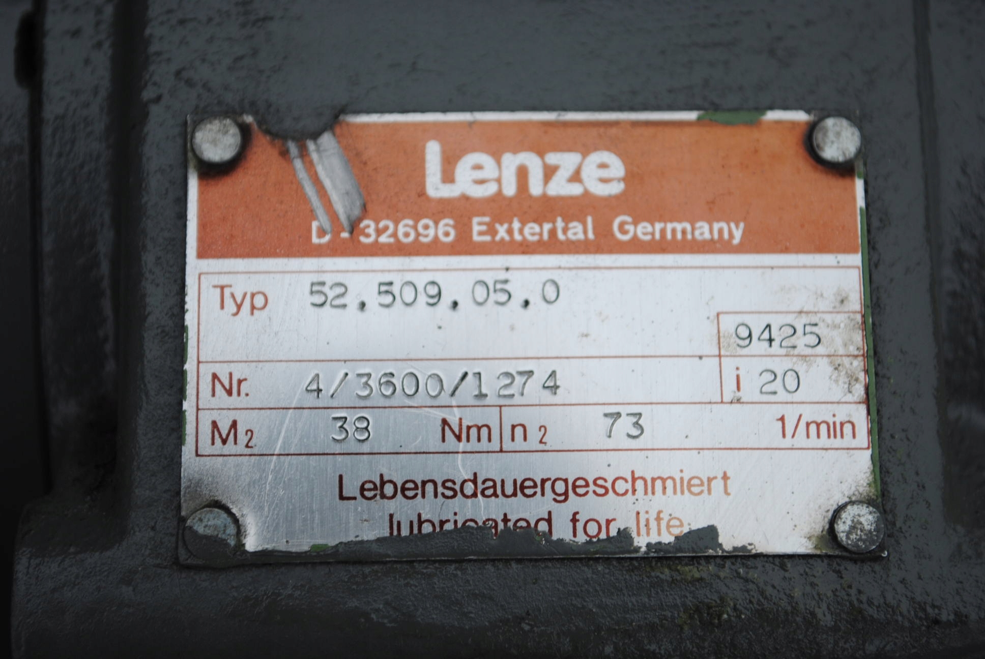 Motoreduktor kątowy 0.37kw. 73obr./min.. Lenze. Model kątowy