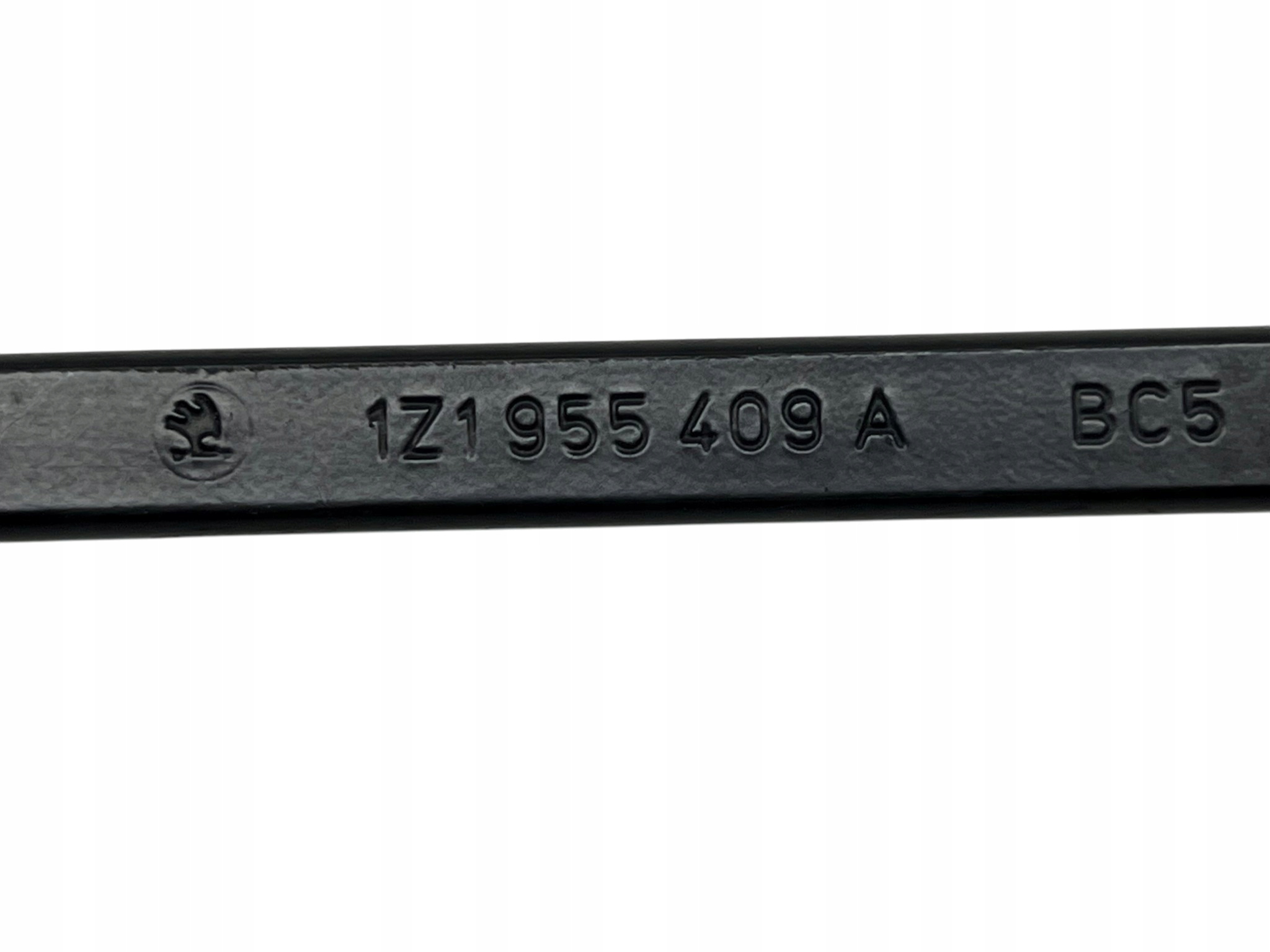 SKODA OCTAVIA II wiper arm left front 1Z1955409A M2